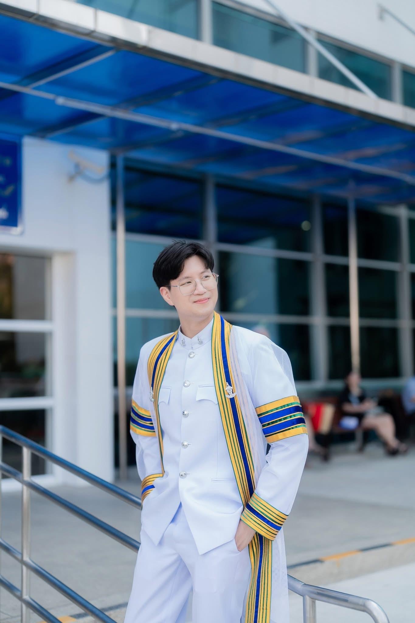 ผลงานรับปริญญา มหาวิทยาลัยนวมินทราธิราช โดย PeyuttFoto ภาพที่ 2