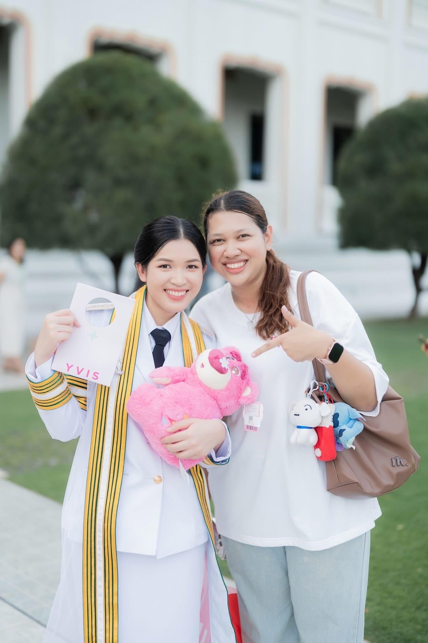 ผลงานรับปริญญา มหาวิทยาลัยนวมินทราธิราช โดย PeyuttFoto ภาพที่ 18