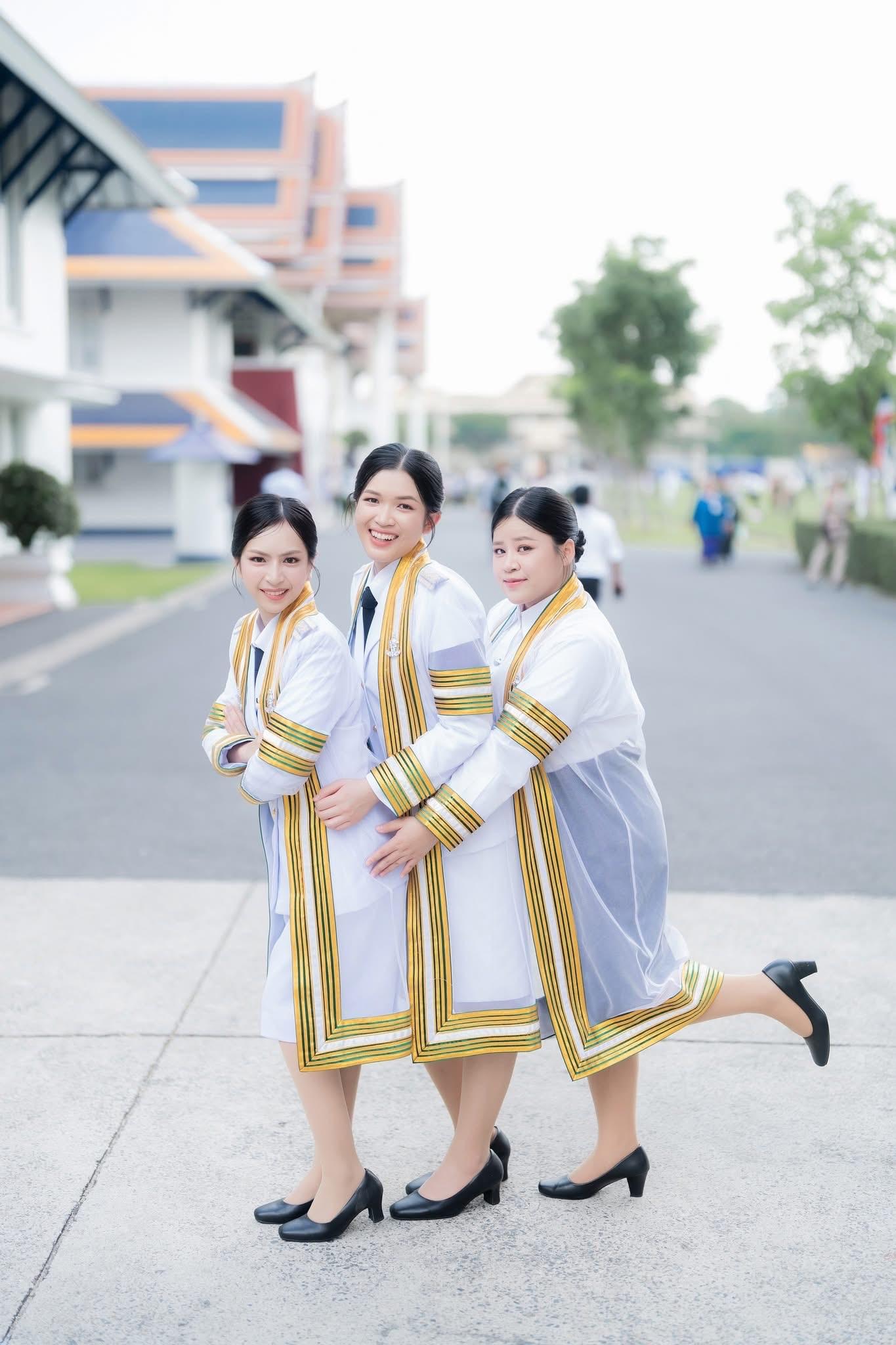 ผลงานรับปริญญา มหาวิทยาลัยนวมินทราธิราช โดย PeyuttFoto ภาพที่ 14