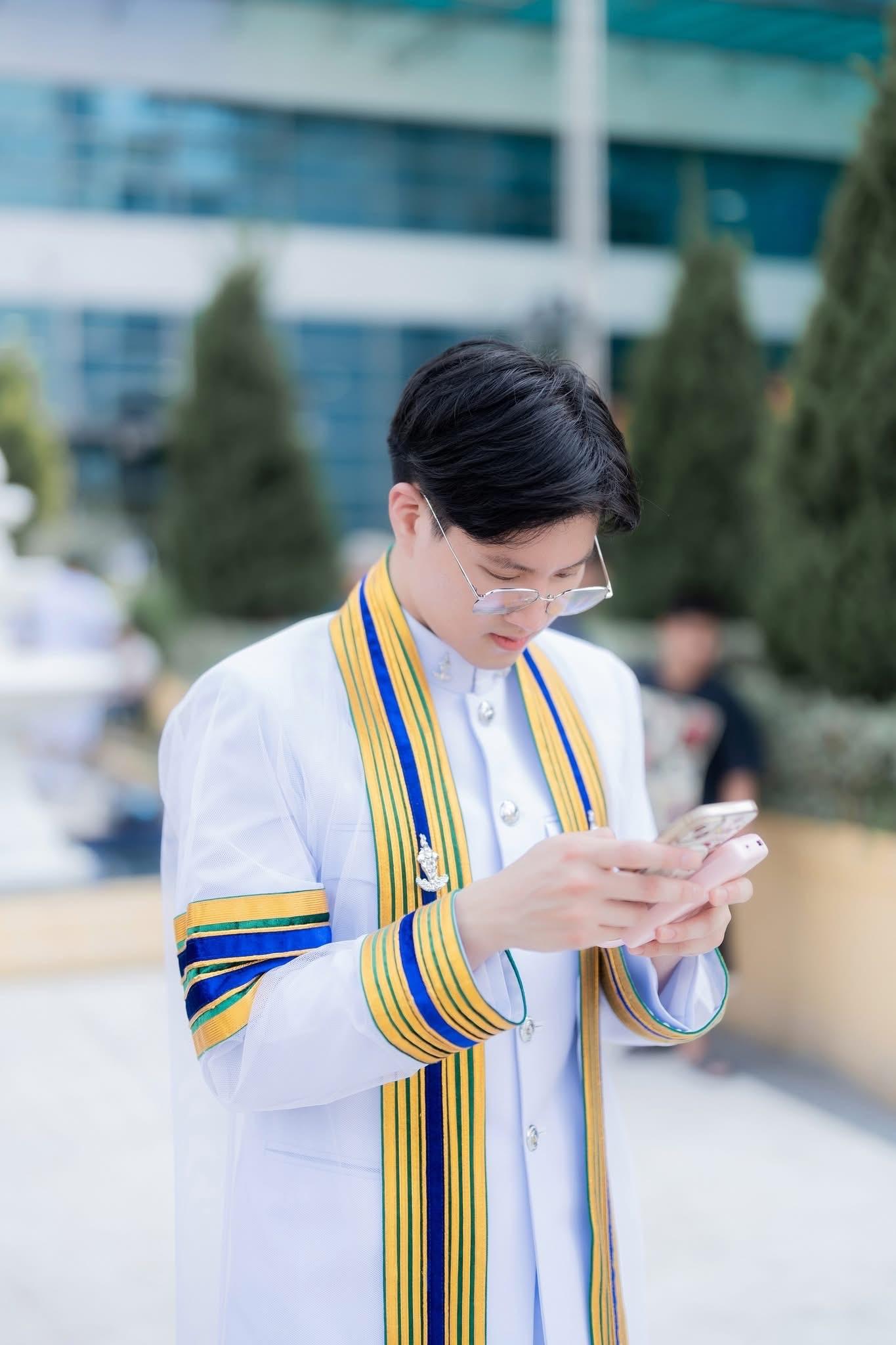 ผลงานรับปริญญา มหาวิทยาลัยนวมินทราธิราช โดย PeyuttFoto ภาพที่ 11