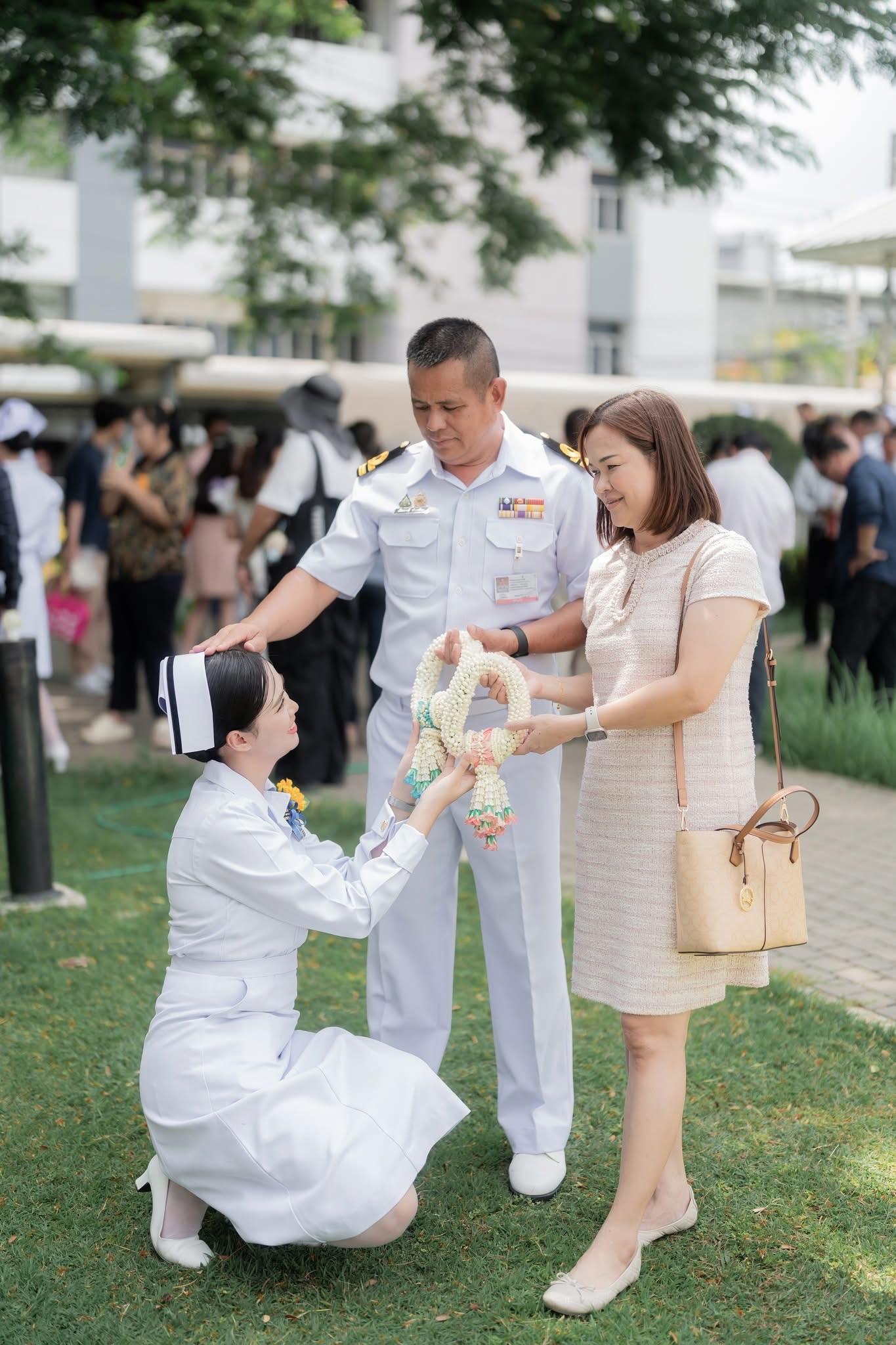 ผลงานรับปริญญา วิทยาลัยพยาบาลกองทัพเรือ โดย PeyuttFoto ภาพที่ 9