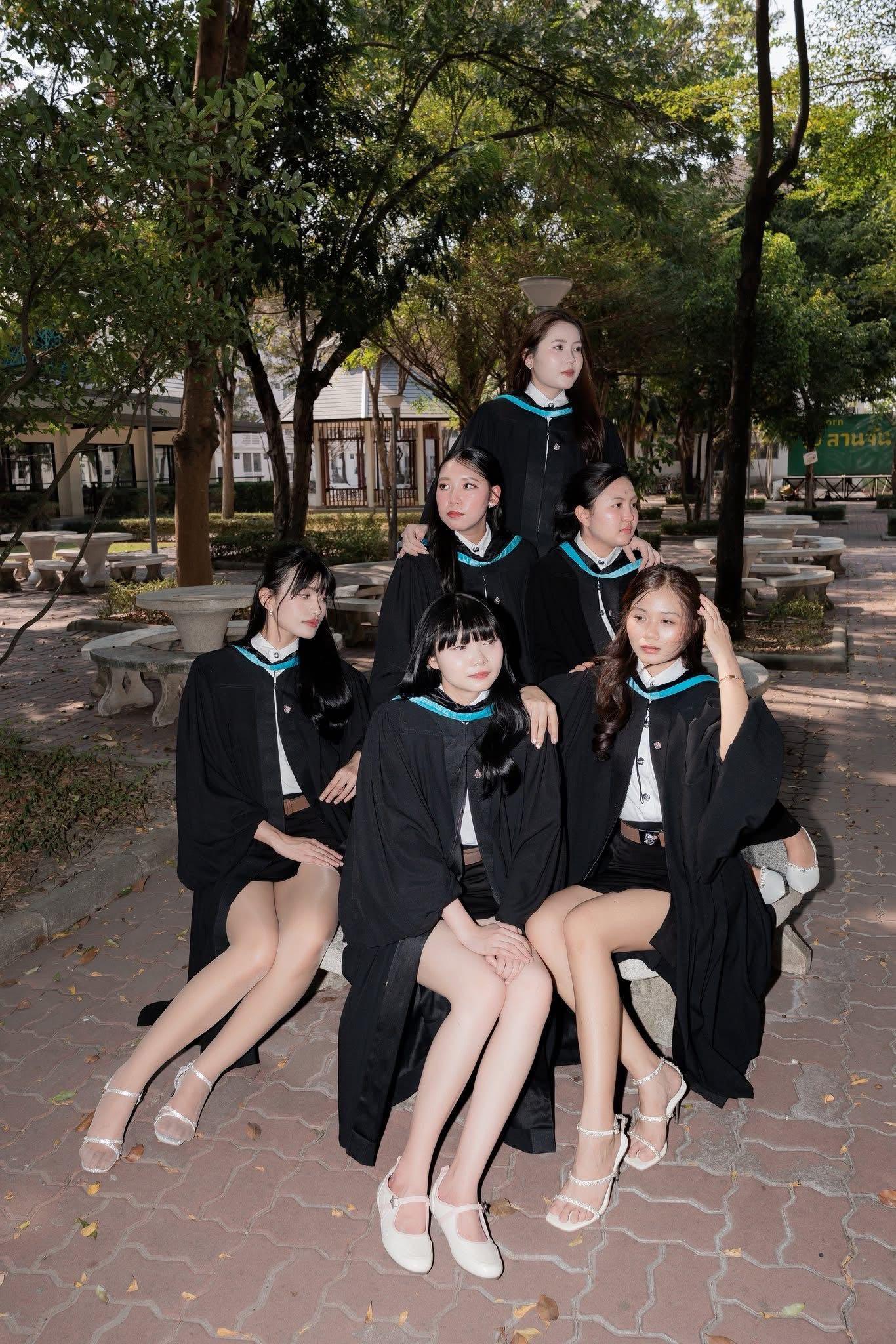 ผลงานรับปริญญา มหาวิทยาลัยศิลปากร โดย PeyuttFoto ภาพที่ 3