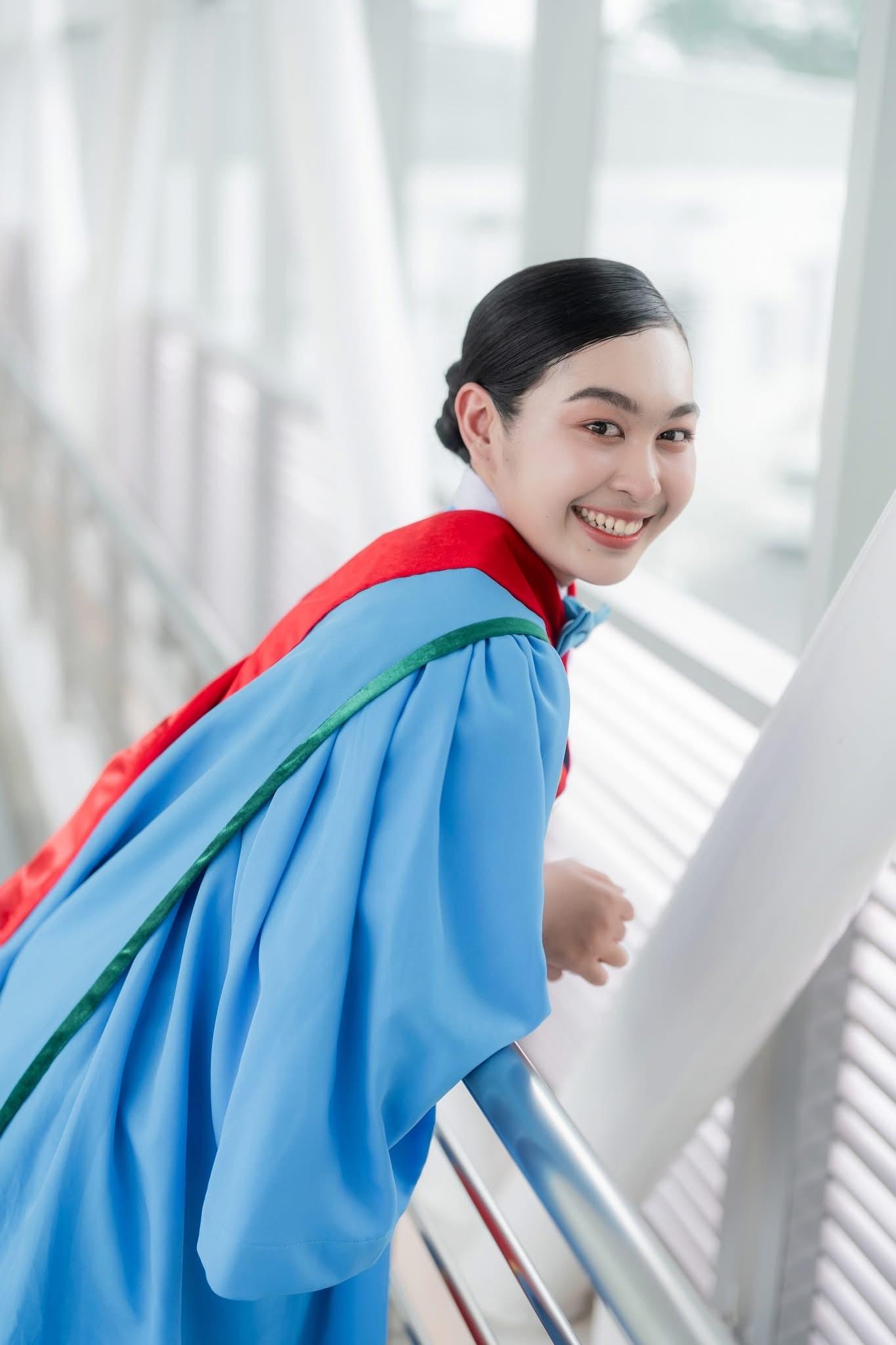 ผลงานรับปริญญา สถาบันพระบรมราชชนก โดย PeyuttFoto ภาพที่ 6