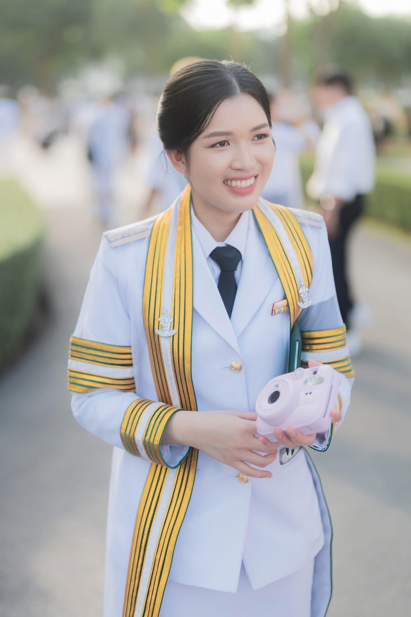 ผลงานรับปริญญา มหาวิทยาลัยนวมินทราธิราช โดย PeyuttFoto ภาพที่ 5