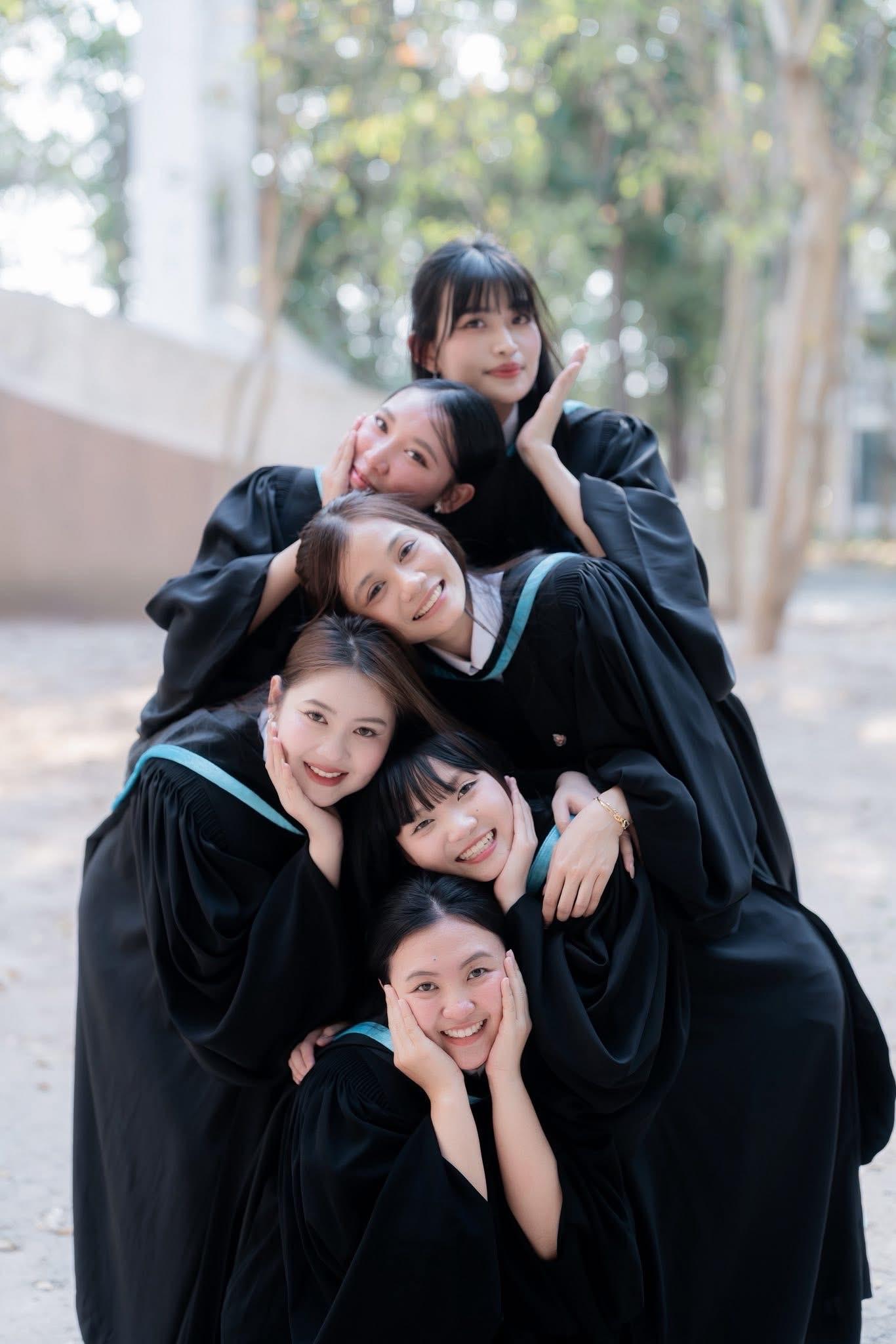 ผลงานรับปริญญา มหาวิทยาลัยศิลปากร โดย PeyuttFoto ภาพที่ 17
