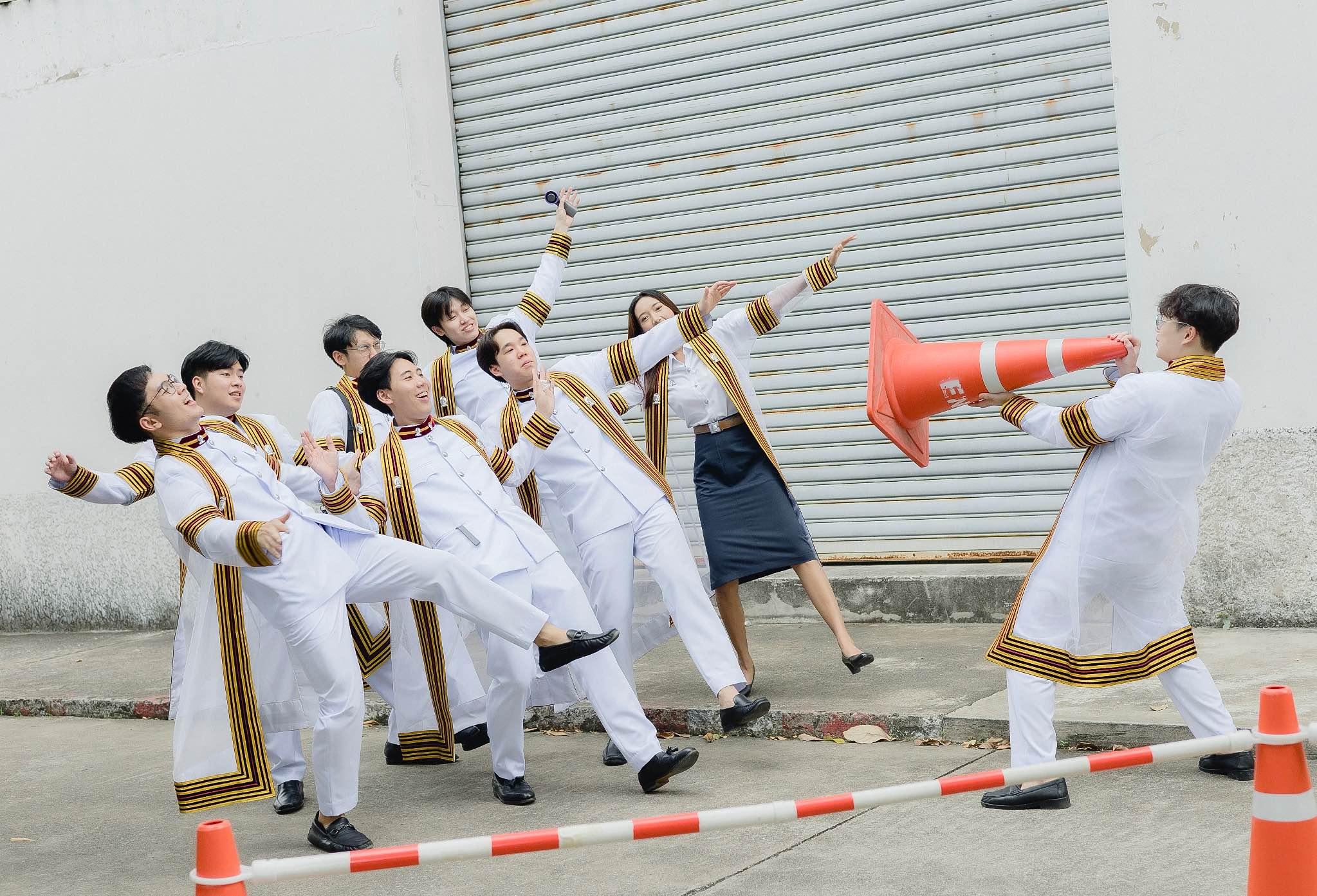 ผลงานรับปริญญา จุฬาลงกรณ์มหาวิทยาลัย โดย Her23 Gallery ภาพที่ 13