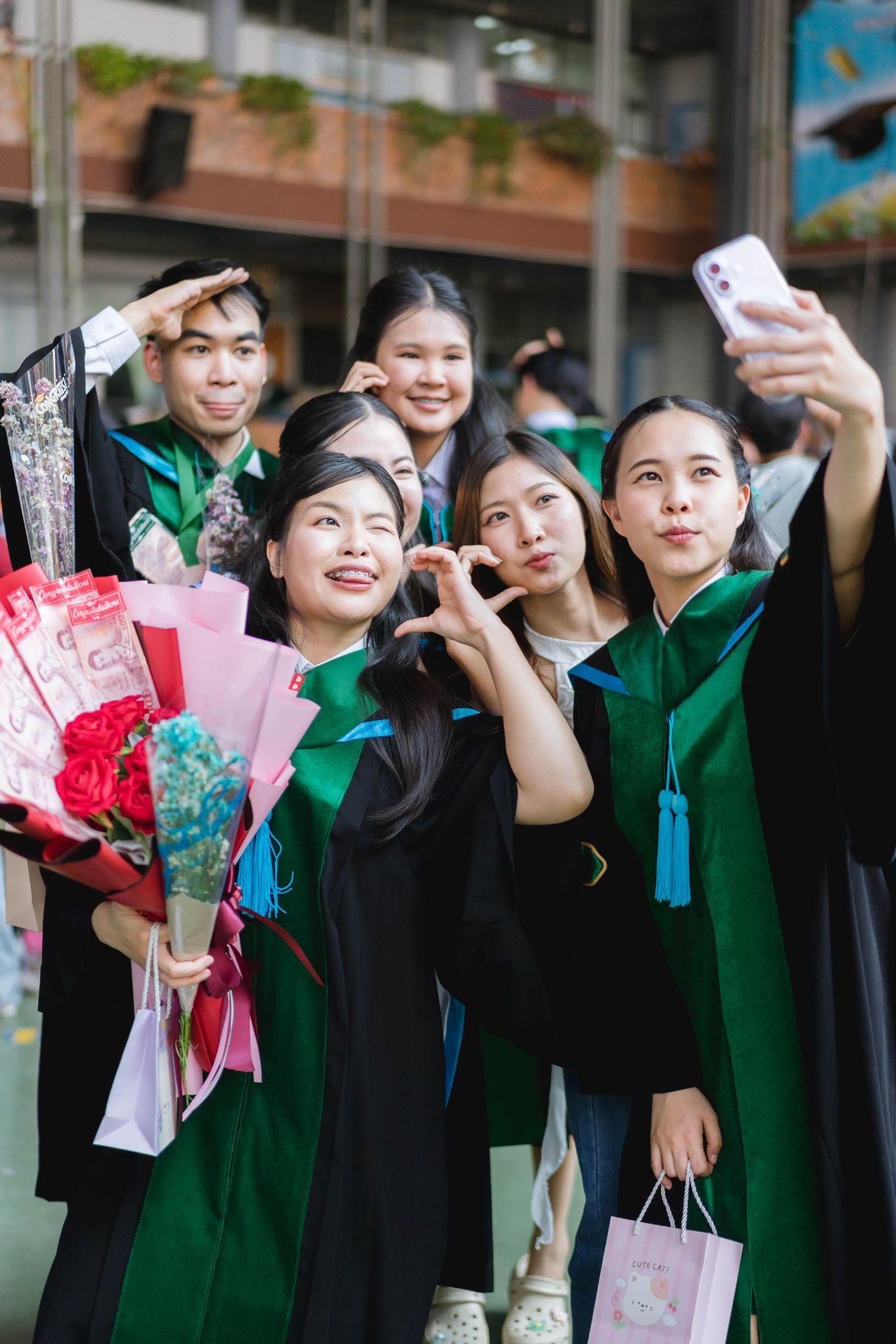 ผลงานรับปริญญา มหาวิทยาลัยแม่โจ้ โดย Slotmatchphoto ภาพที่ 9