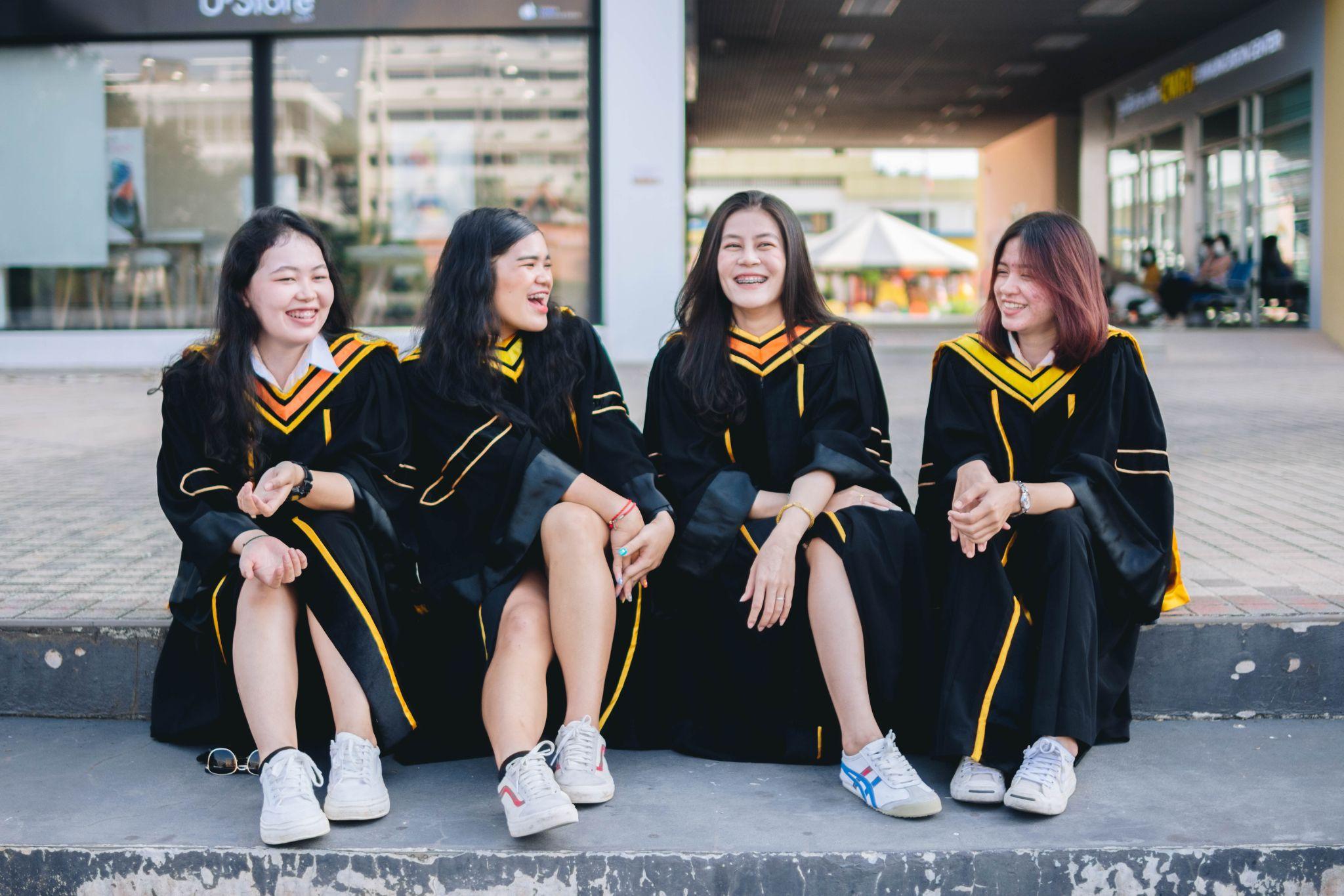 ผลงานรับปริญญา โดย Slotmatchphoto ภาพที่ 1