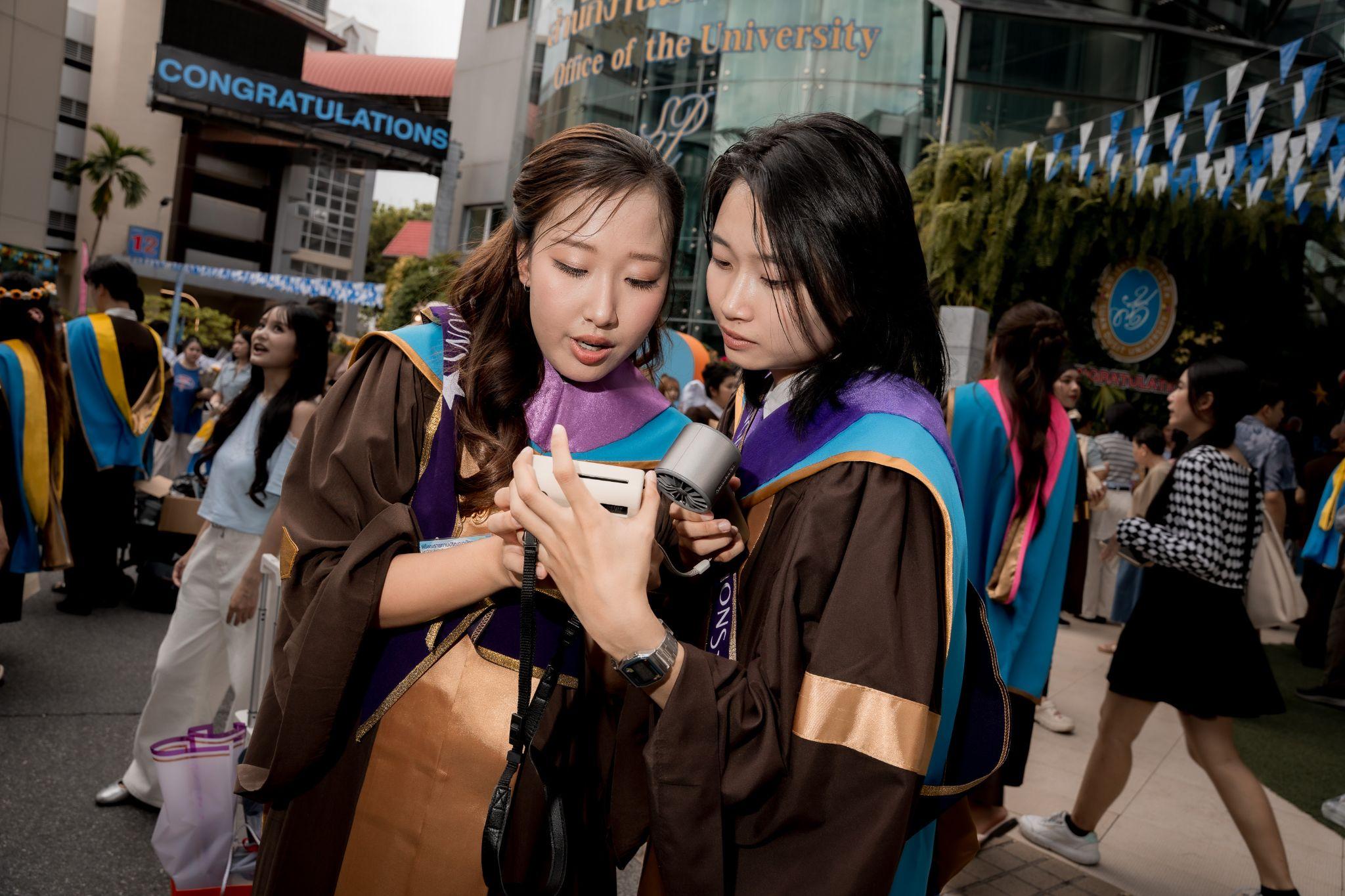 ผลงานรับปริญญา มหาวิทยาลัยสวนดุสิต โดย Khamy.ist ภาพที่ 12