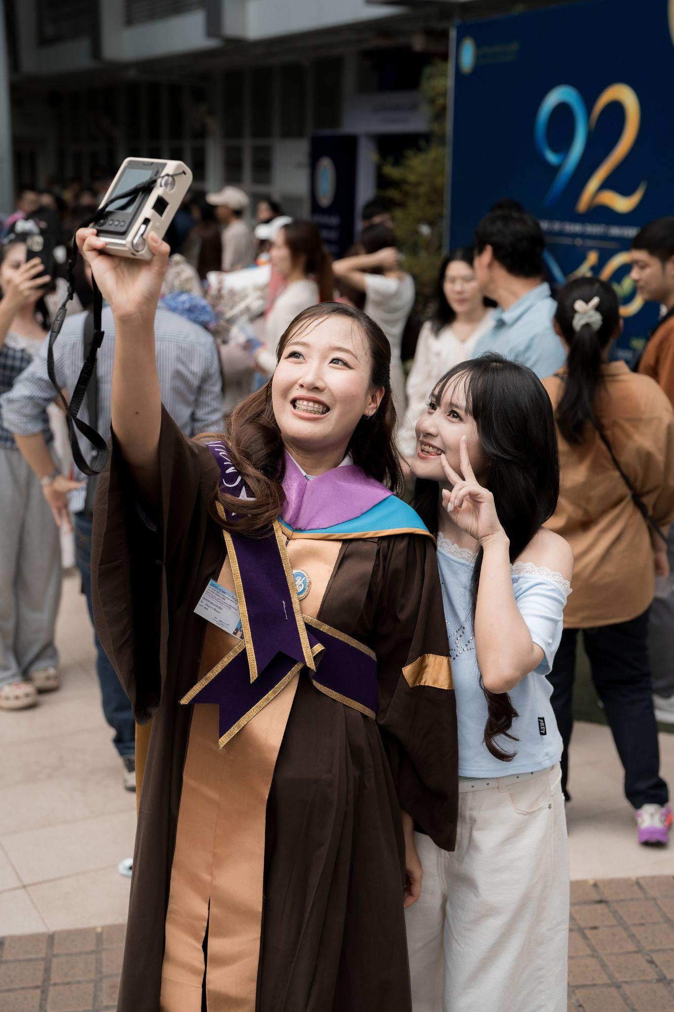 ผลงานรับปริญญา มหาวิทยาลัยสวนดุสิต โดย Khamy.ist ภาพที่ 15