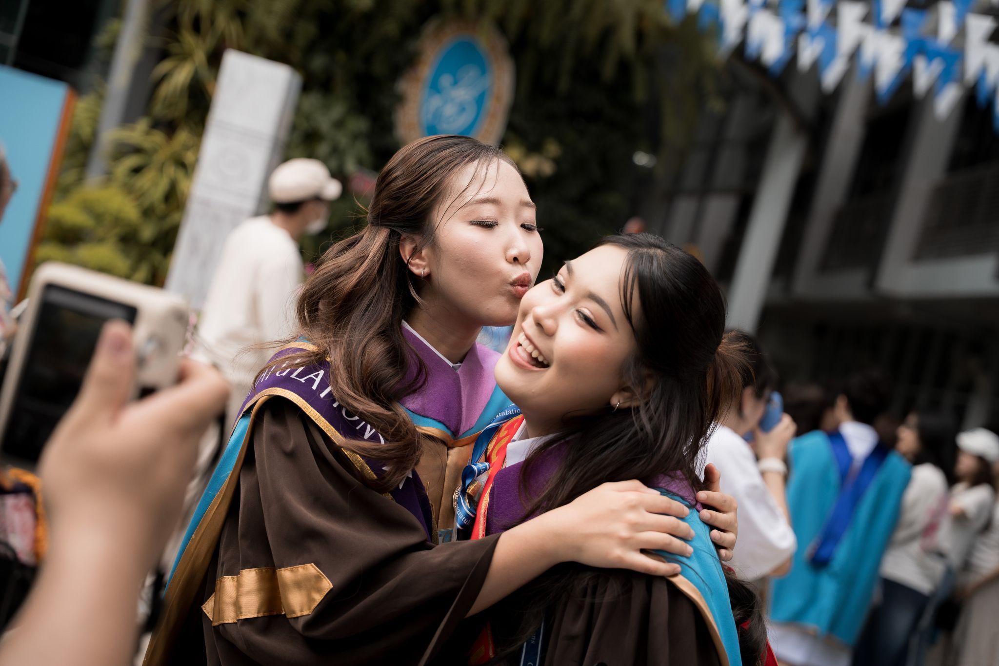 ผลงานรับปริญญา มหาวิทยาลัยสวนดุสิต โดย Khamy.ist ภาพที่ 11