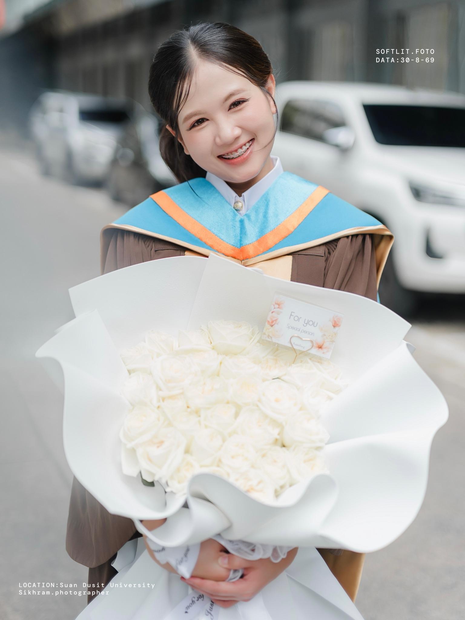 ผลงานรับปริญญา มหาวิทยาลัยสวนดุสิต โดย Softlit.Foto ภาพที่ 1