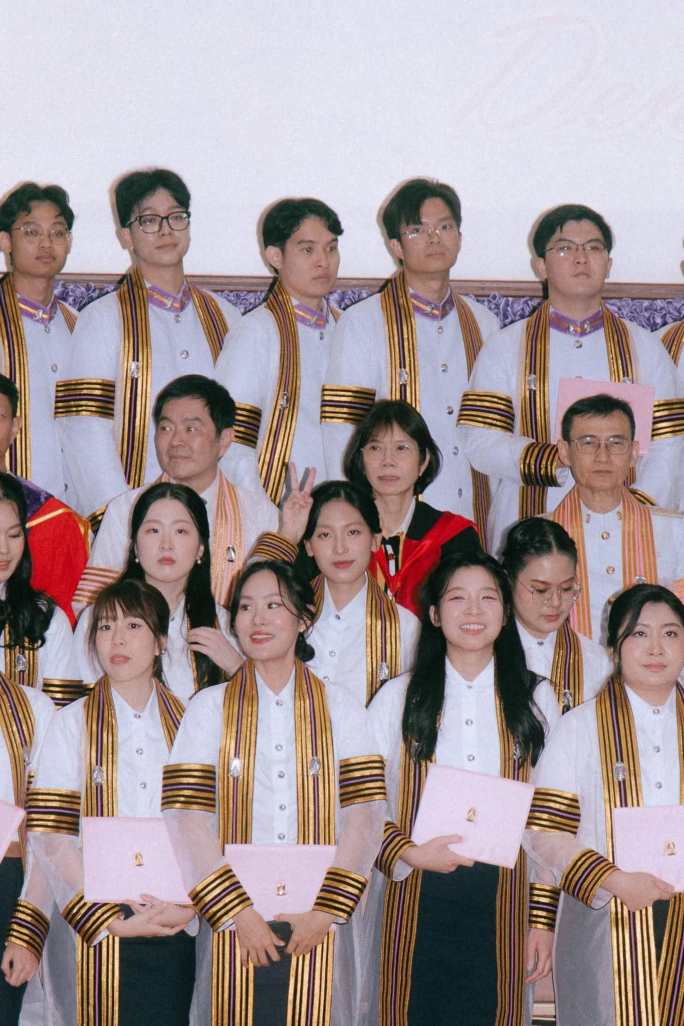 ผลงานรับปริญญา จุฬาลงกรณ์มหาวิทยาลัย โดย doubleD_snap ภาพที่ 3