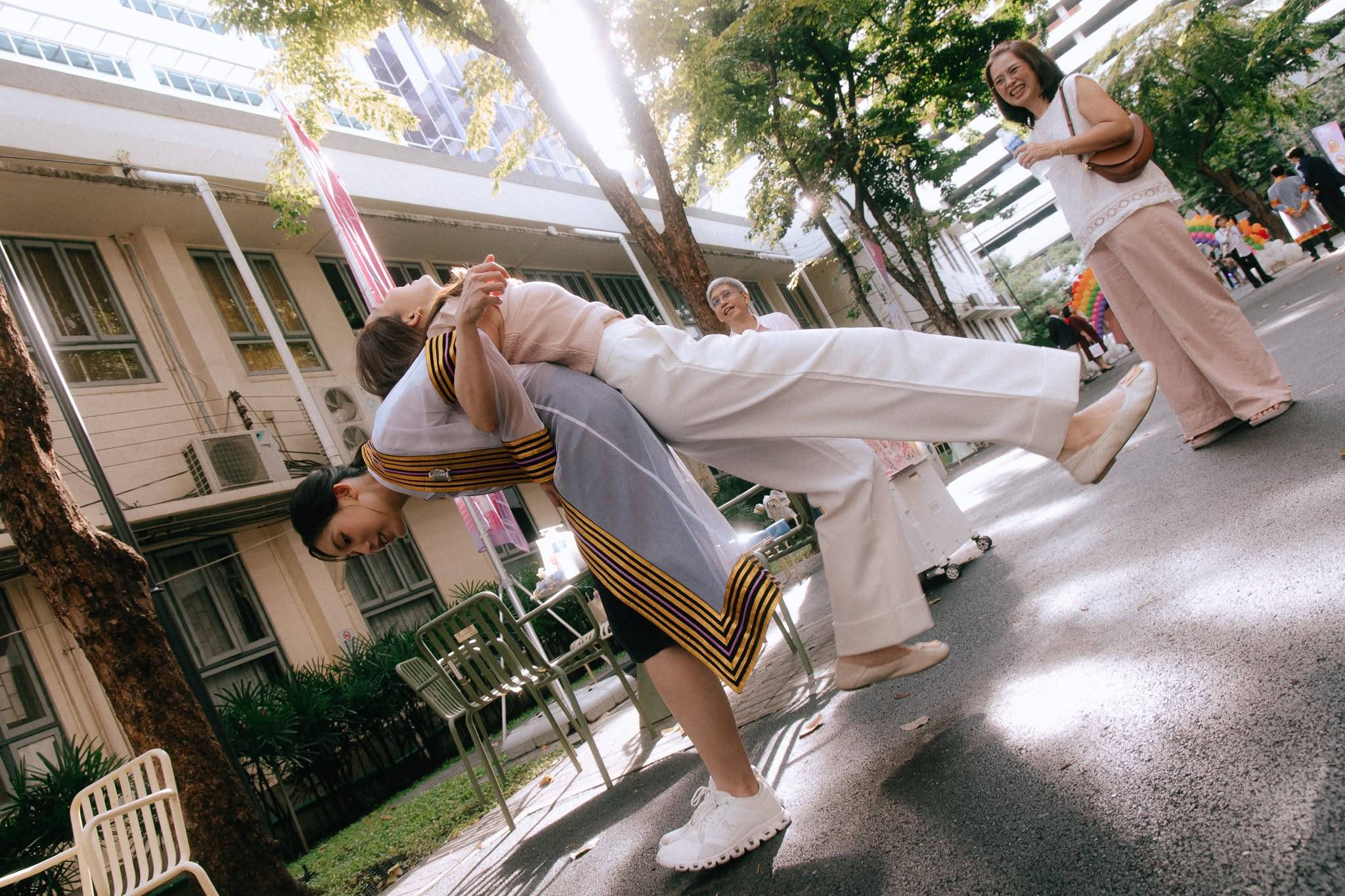 ผลงานรับปริญญา จุฬาลงกรณ์มหาวิทยาลัย โดย doubleD_snap ภาพที่ 4