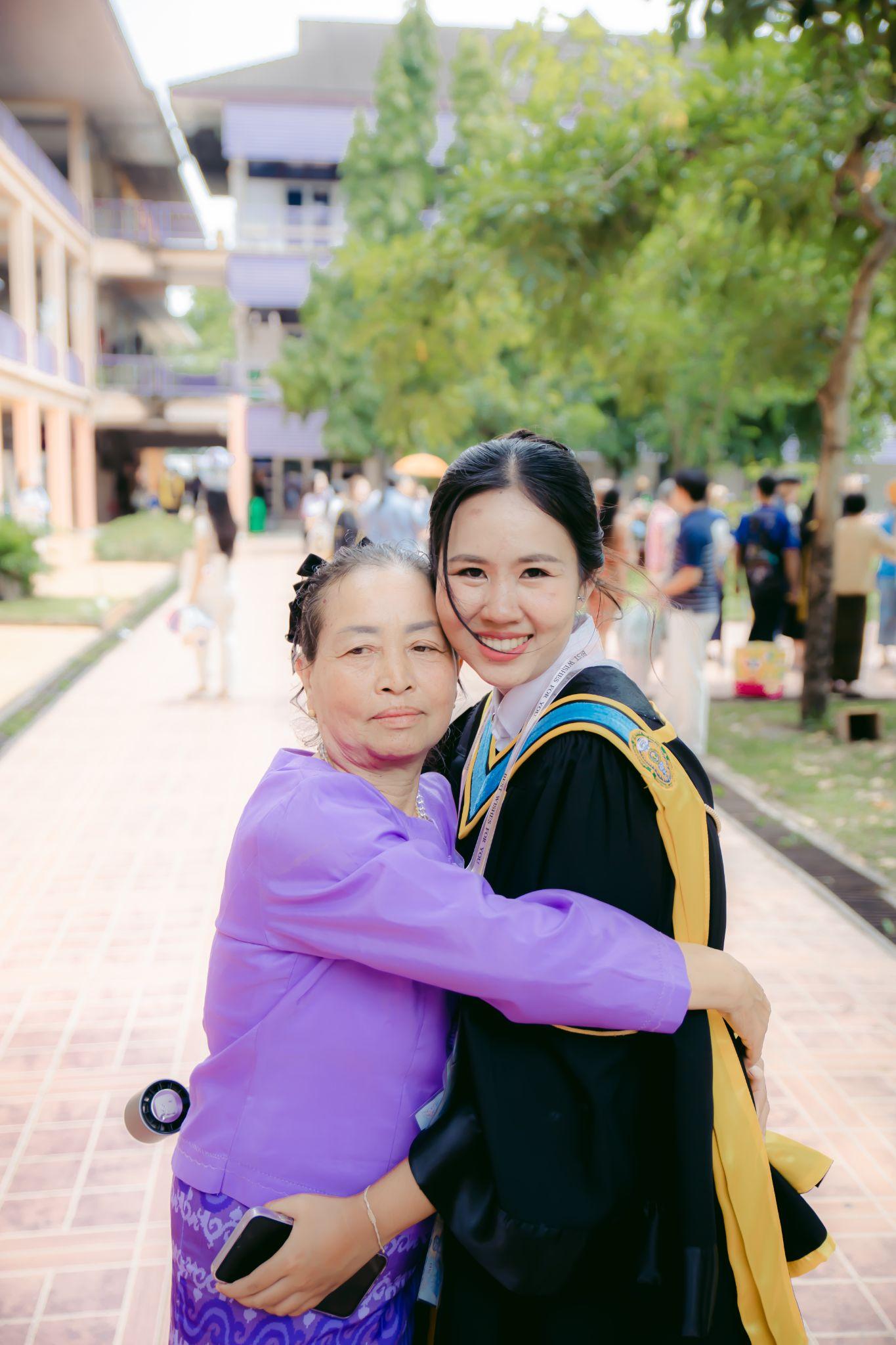 ผลงานรับปริญญา มหาวิทยาลัยราชภัฏเชียงใหม่ โดย มาร์ช ภาพที่ 7
