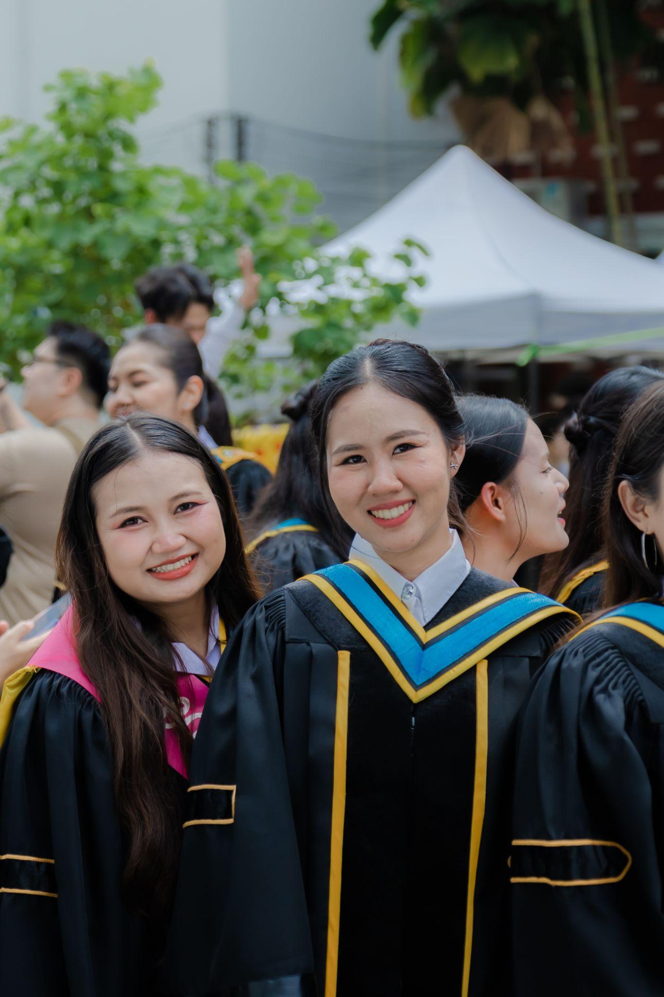 ผลงานรับปริญญา มหาวิทยาลัยราชภัฏเชียงใหม่ โดย มาร์ช ภาพที่ 16