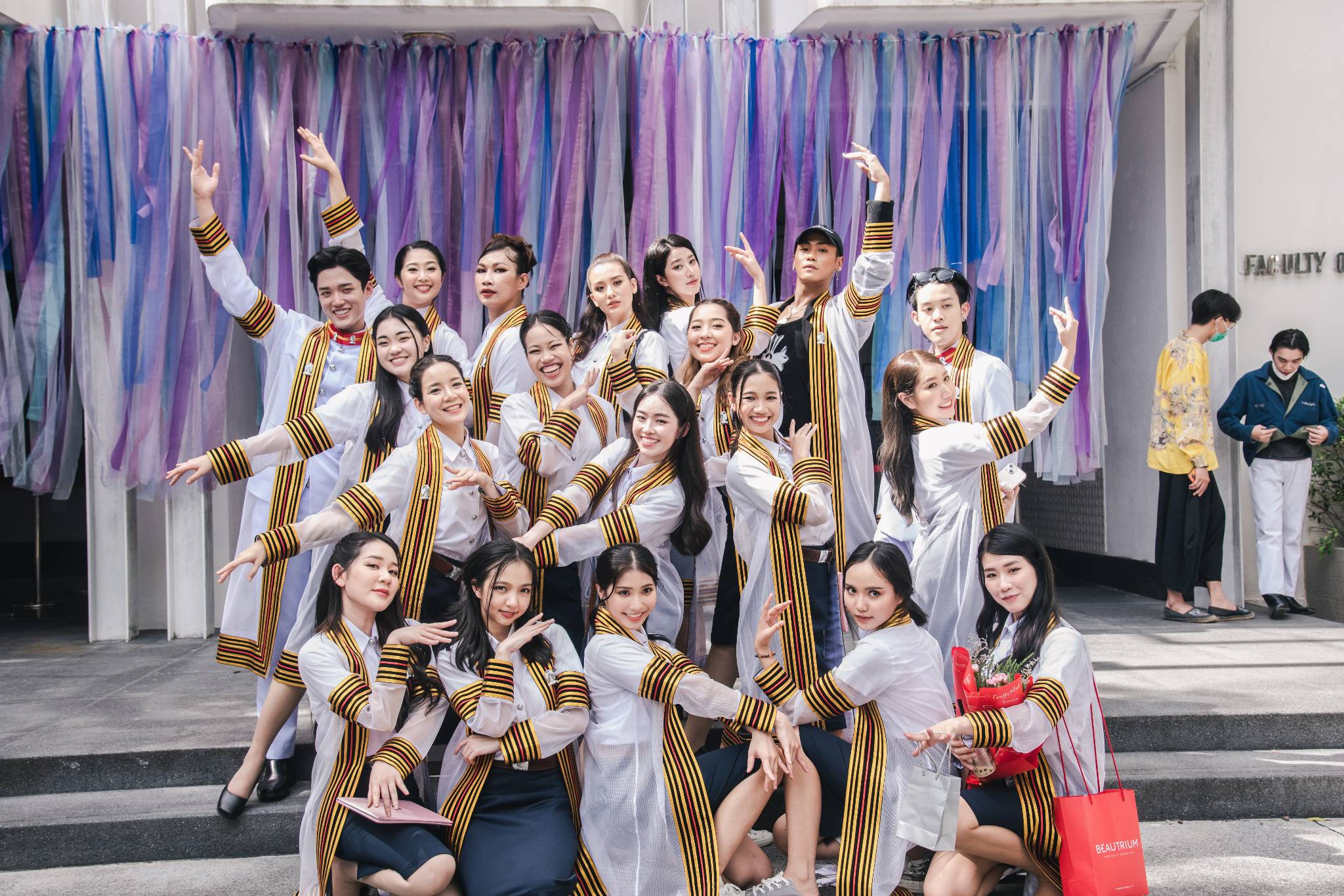 ผลงานรับปริญญา จุฬาลงกรณ์มหาวิทยาลัย โดย Noulonfilm ภาพที่ 5