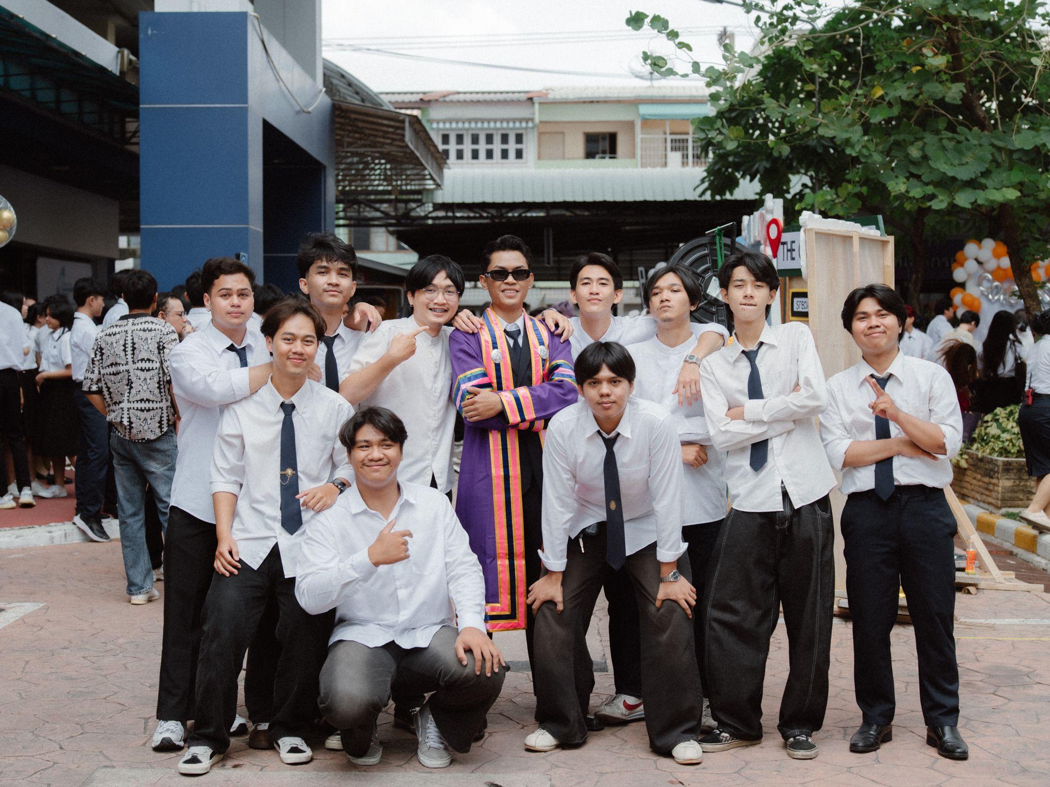 ผลงานรับปริญญา มหาวิทยาลัยราชภัฏบ้านสมเด็จเจ้าพระยา โดย Bewaperture ภาพที่ 12