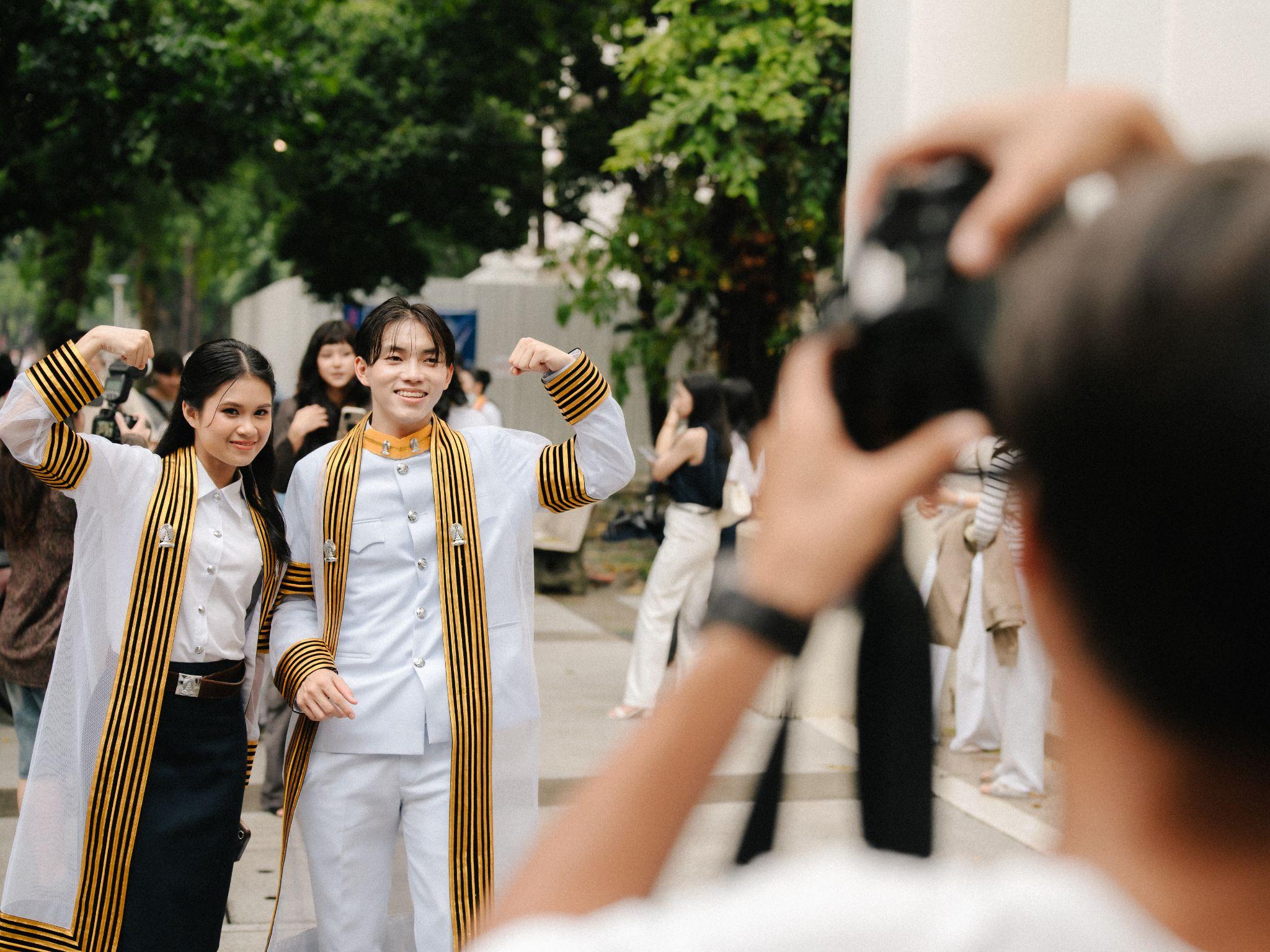 ผลงานรับปริญญา จุฬาลงกรณ์มหาวิทยาลัย โดย Bewaperture ภาพที่ 10