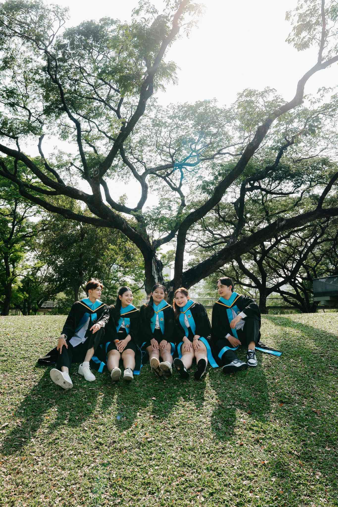 ผลงานรับปริญญา สถาบันการจัดการปัญญาภิวัฒน์ โดย Nothingbutshoot ภาพที่ 12