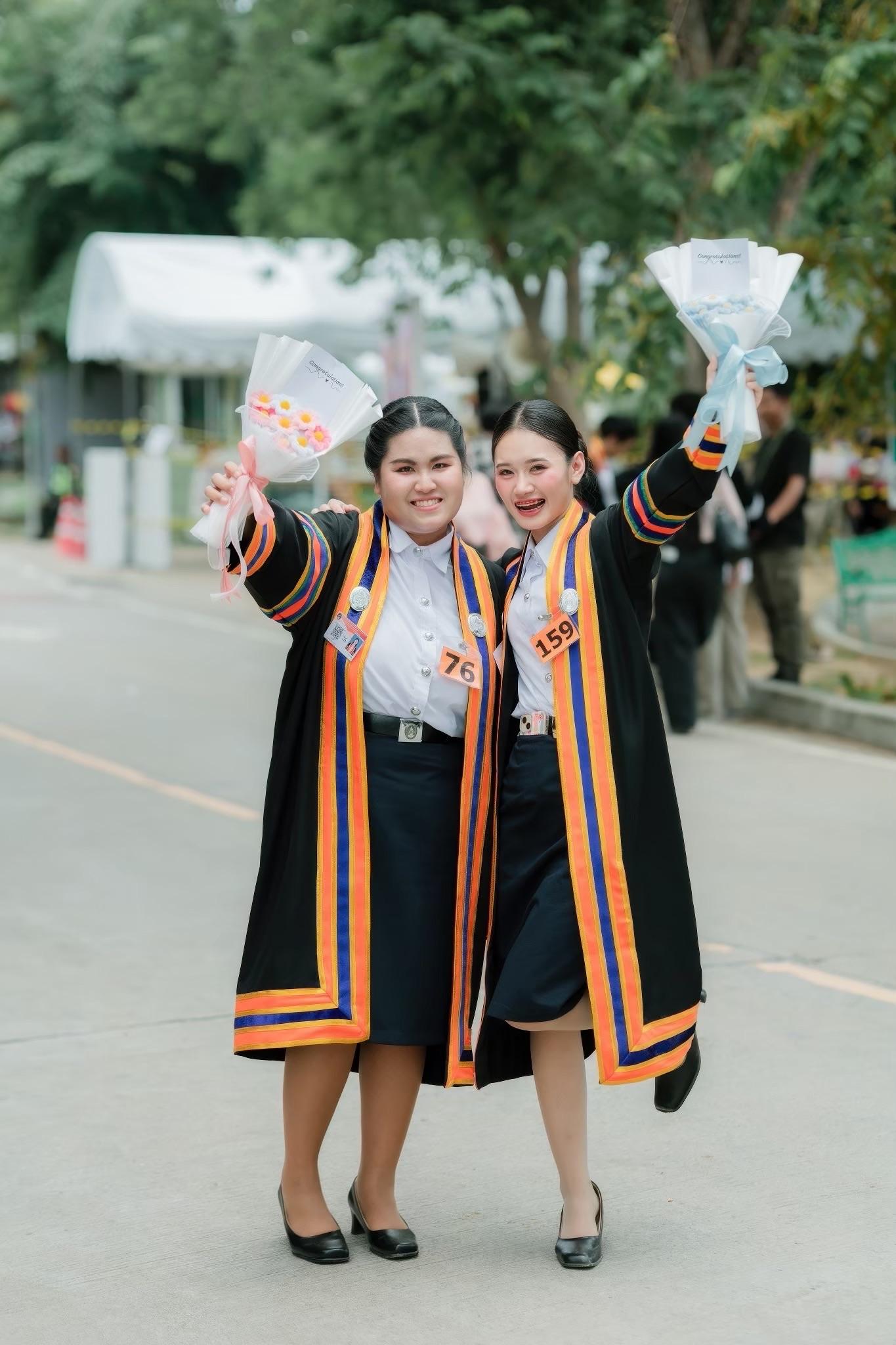 ผลงานรับปริญญา มหาวิทยาลัยราชภัฏนครปฐม โดย BombayWcrp Photographer ภาพที่ 19