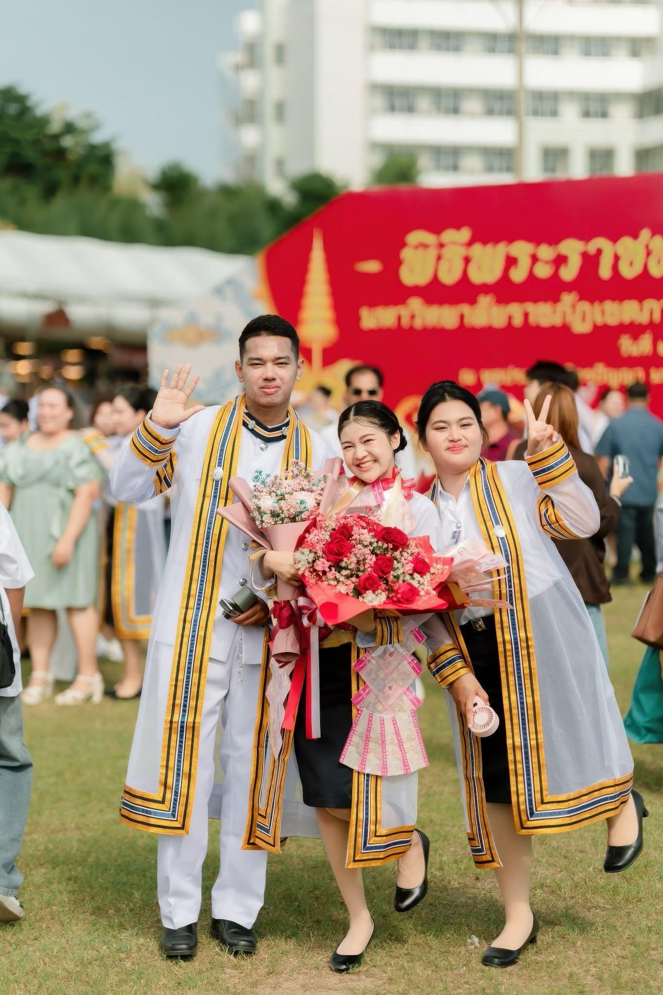 ผลงานรับปริญญา มหาวิทยาลัยราชภัฏสวนสุนันทา โดย BombayWcrp Photographer ภาพที่ 20