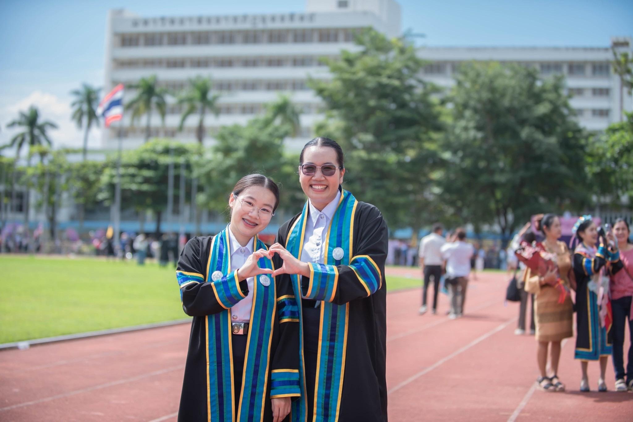 ผลงานรับปริญญา มหาวิทยาลัยราชภัฏอุตรดิตถ์ โดย โบว์ ภาพที่ 5
