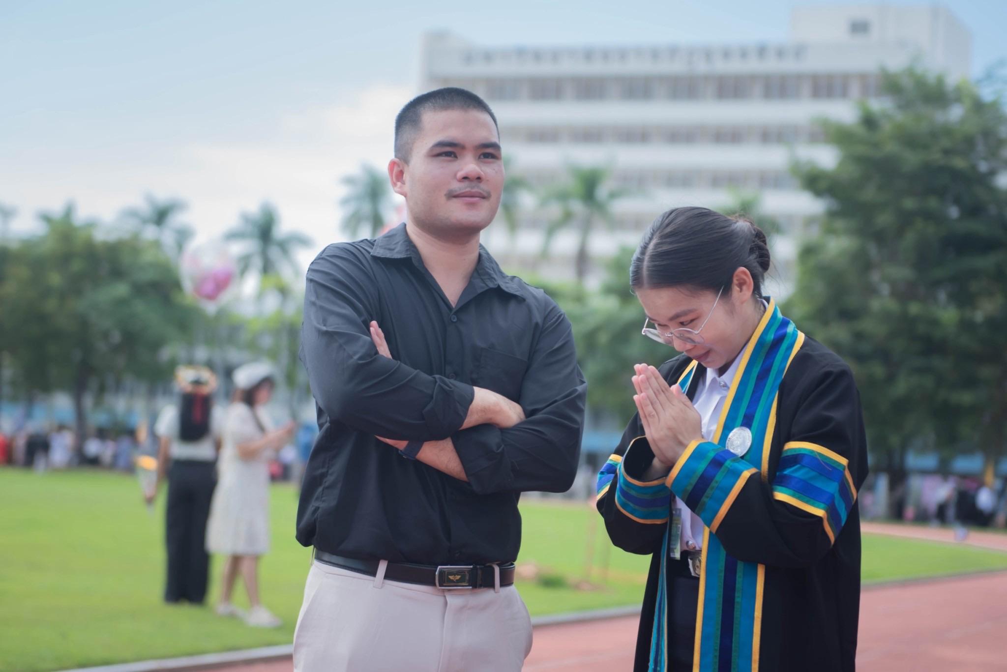 ผลงานรับปริญญา มหาวิทยาลัยราชภัฏอุตรดิตถ์ โดย โบว์ ภาพที่ 1