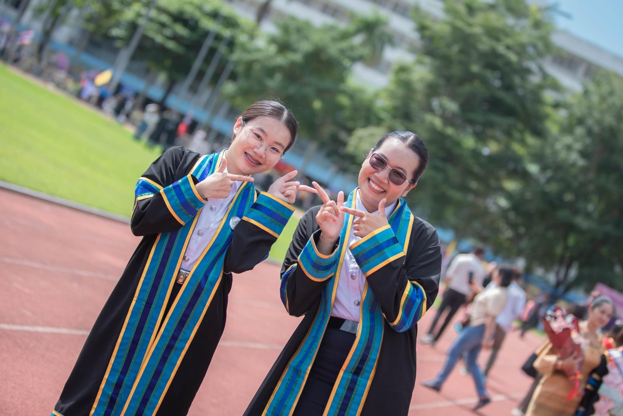 ผลงานรับปริญญา มหาวิทยาลัยราชภัฏอุตรดิตถ์ โดย โบว์ ภาพที่ 6