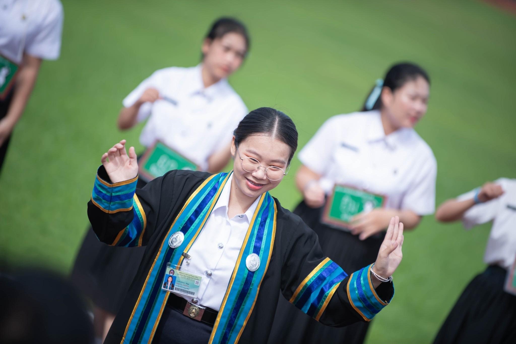 ผลงานรับปริญญา มหาวิทยาลัยราชภัฏอุตรดิตถ์ โดย โบว์ ภาพที่ 9