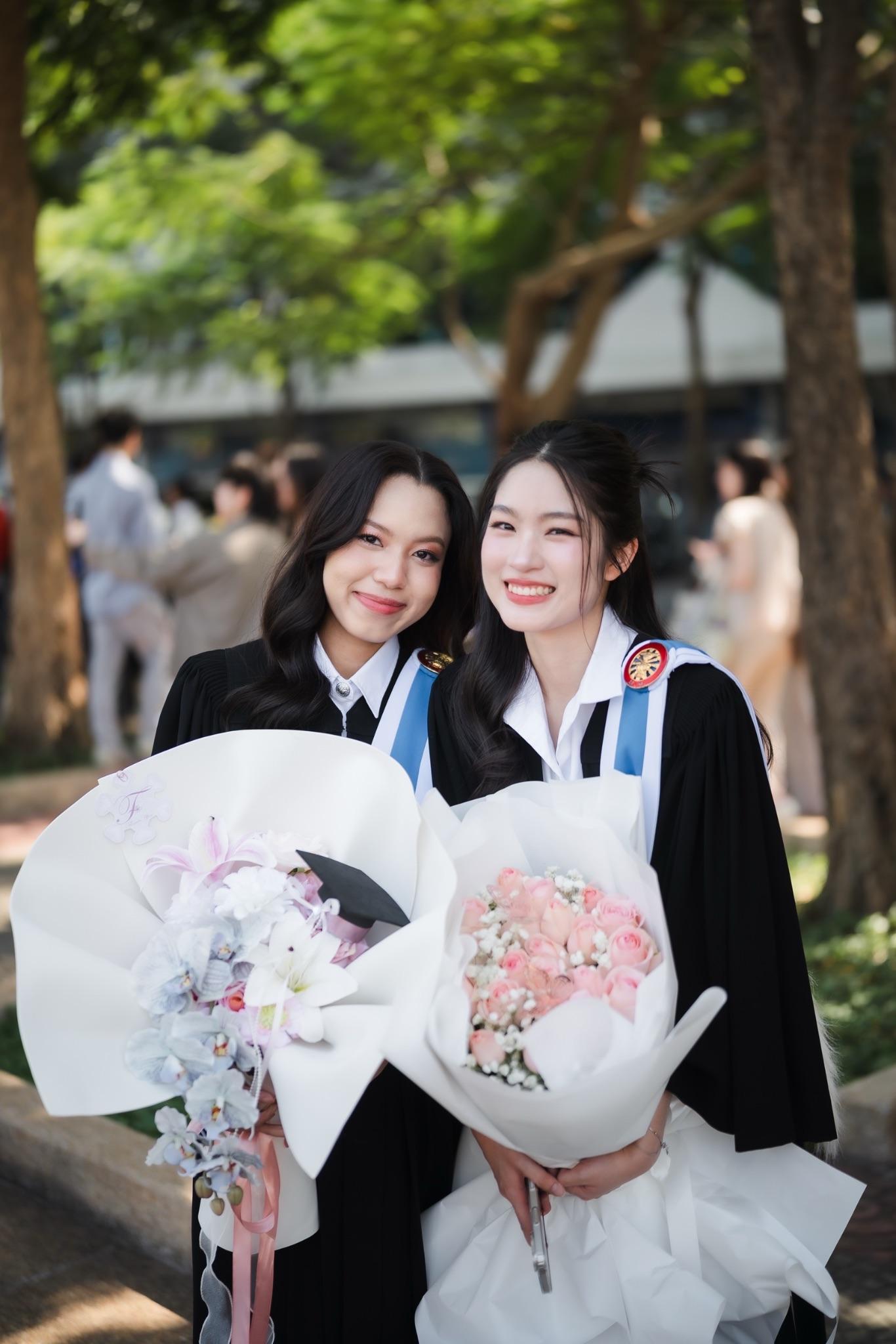 ผลงานรับปริญญา มหาวิทยาลัยธรรมศาสตร์ โดย นุตประวีณ การภาพ ภาพที่ 18