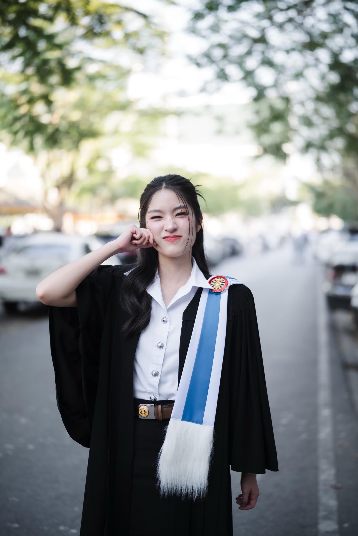 ผลงานรับปริญญา มหาวิทยาลัยธรรมศาสตร์ โดย นุตประวีณ การภาพ ภาพที่ 20