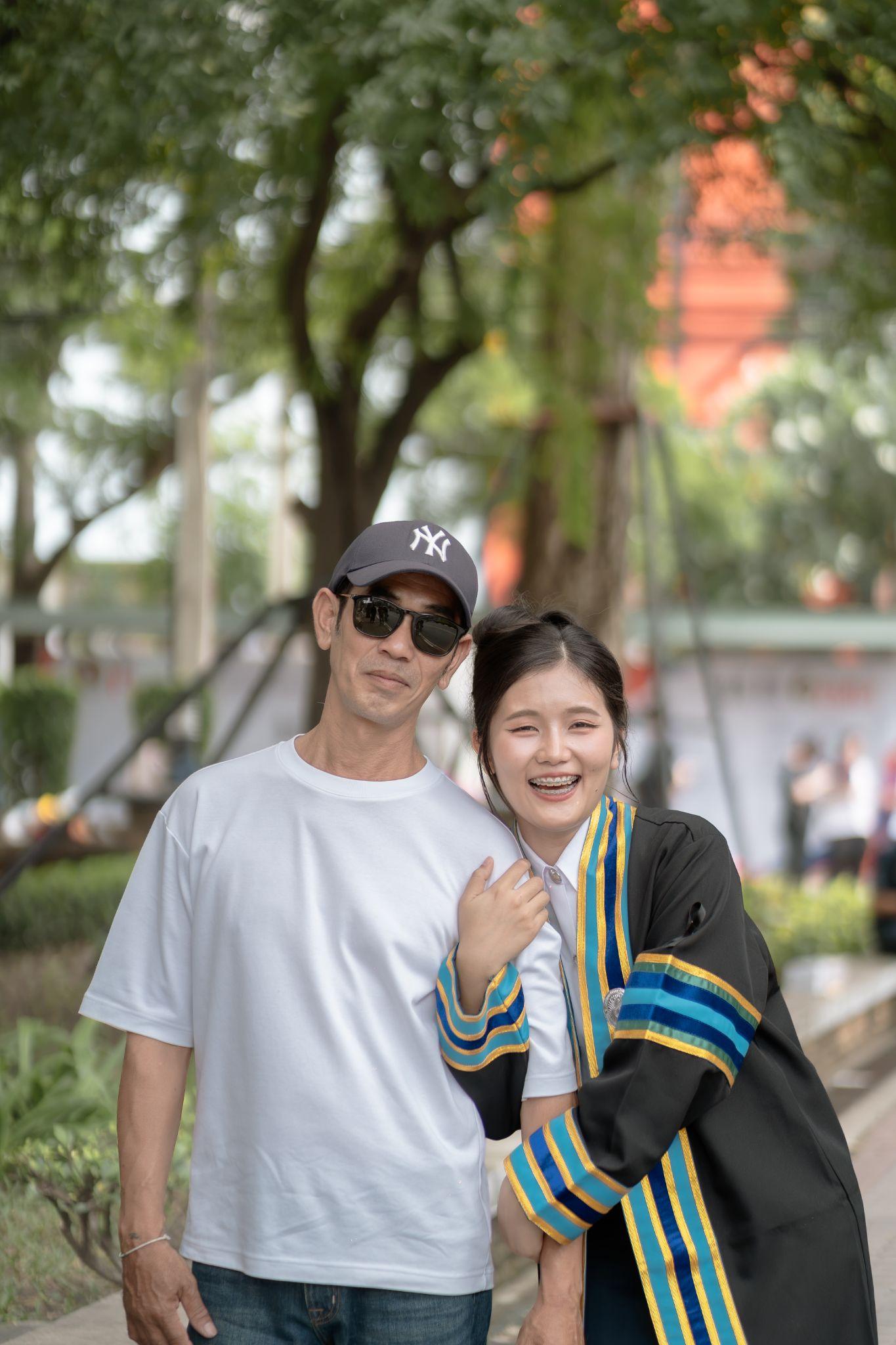 ผลงานรับปริญญา มหาวิทยาลัยราชภัฏพระนคร โดย pedquackquackquack ภาพที่ 4
