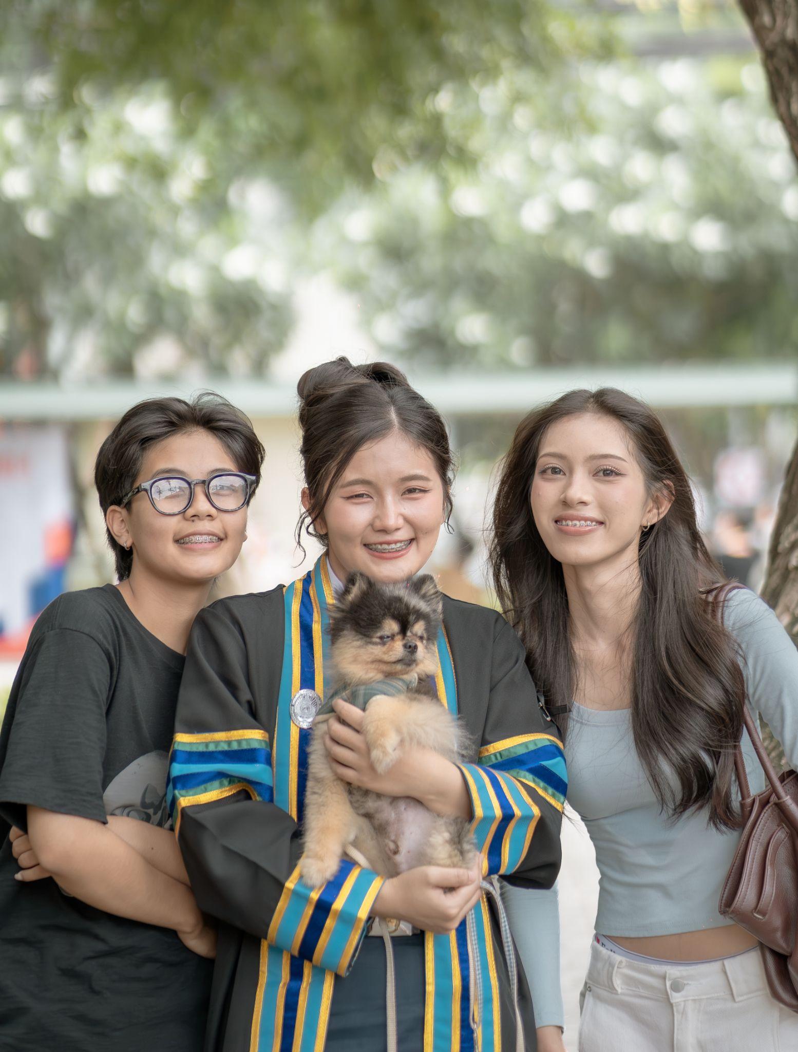ผลงานรับปริญญา มหาวิทยาลัยราชภัฏพระนคร โดย pedquackquackquack ภาพที่ 2