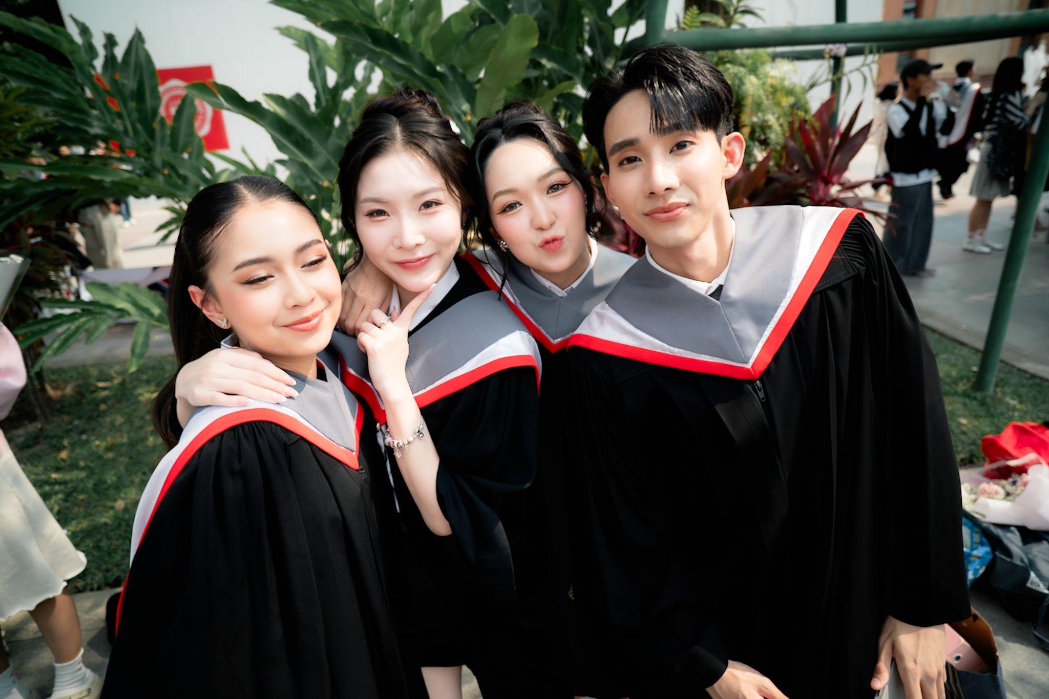 ผลงานรับปริญญา มหาวิทยาลัยศรีนครินทรวิโรฒ โดย Sunlyyy ภาพที่ 18