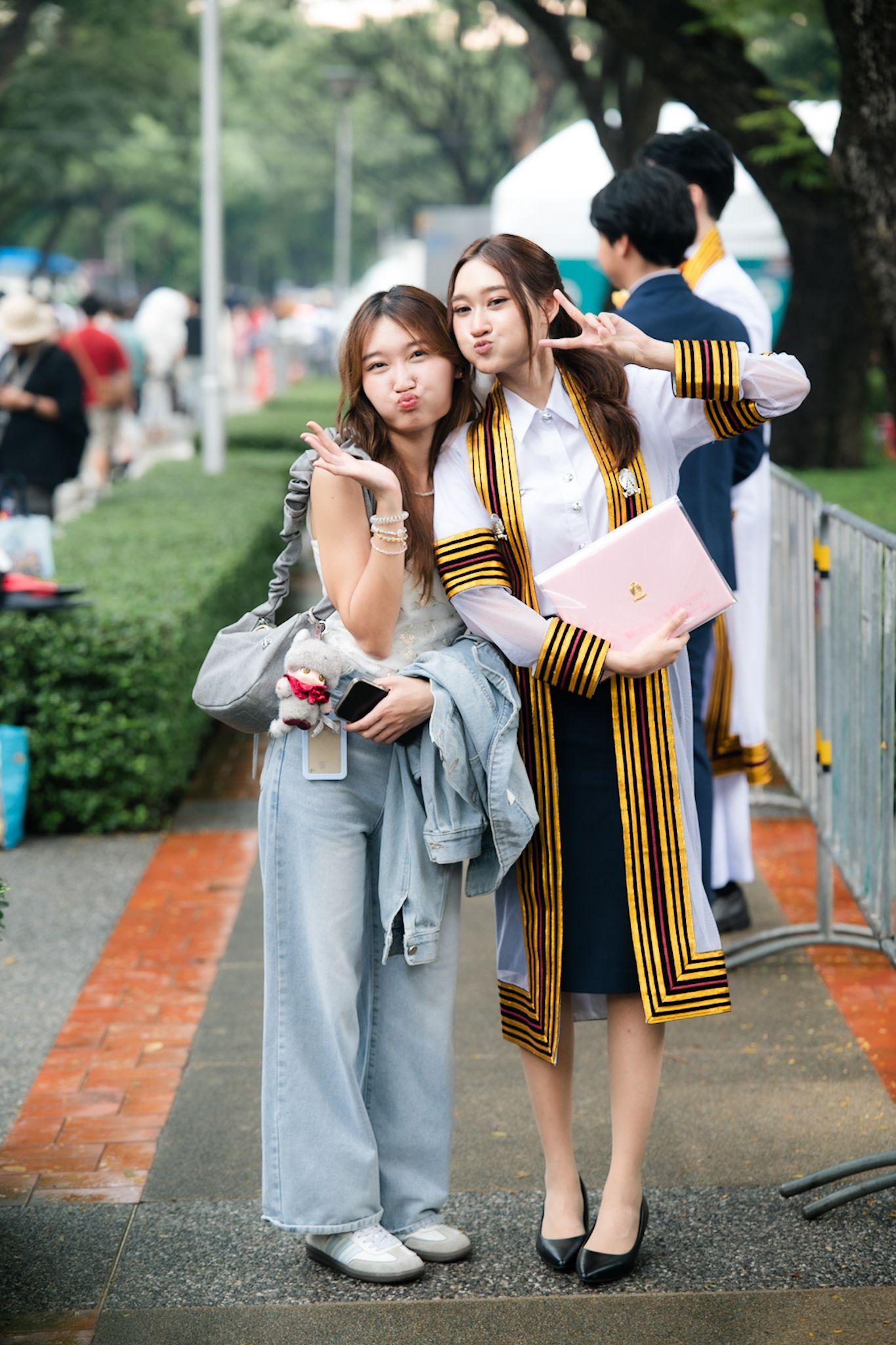 ผลงานรับปริญญา จุฬาลงกรณ์มหาวิทยาลัย โดย Sunlyyy ภาพที่ 15