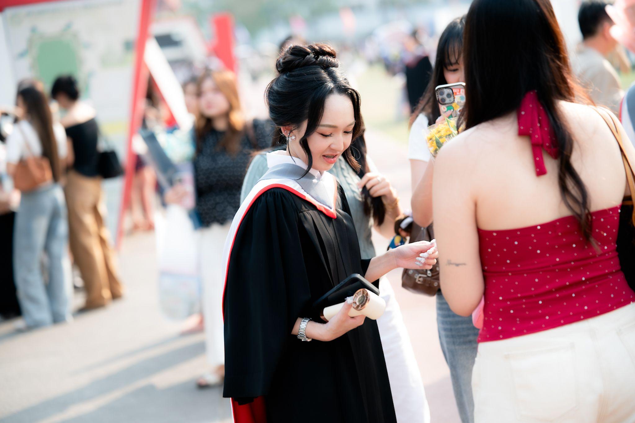 ผลงานรับปริญญา มหาวิทยาลัยศรีนครินทรวิโรฒ โดย Sunlyyy ภาพที่ 12