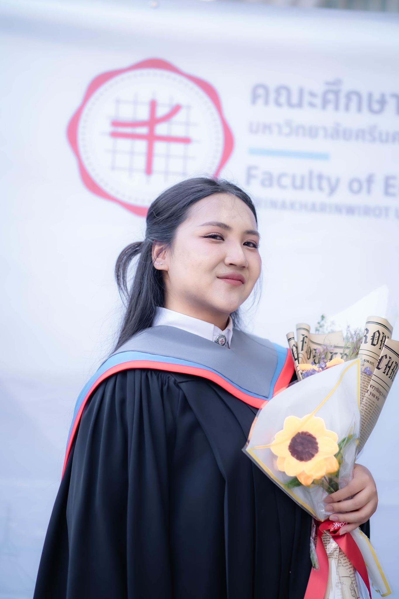 ผลงานรับปริญญา มหาวิทยาลัยศรีนครินทรวิโรฒ โดย Portfoli-oat ภาพที่ 2