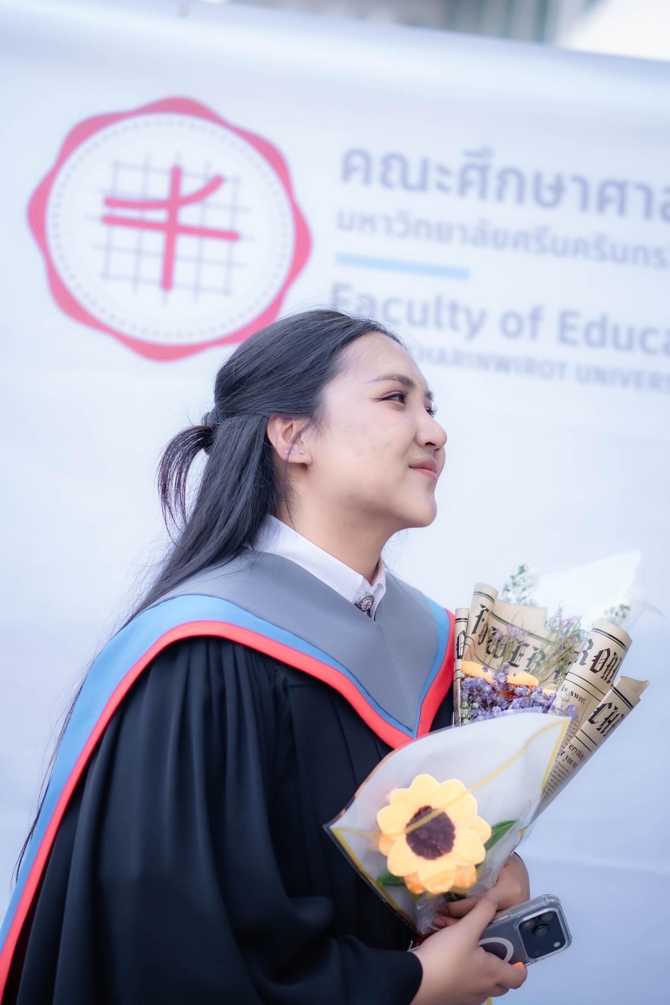 ผลงานรับปริญญา มหาวิทยาลัยศรีนครินทรวิโรฒ โดย Portfoli-oat ภาพที่ 3