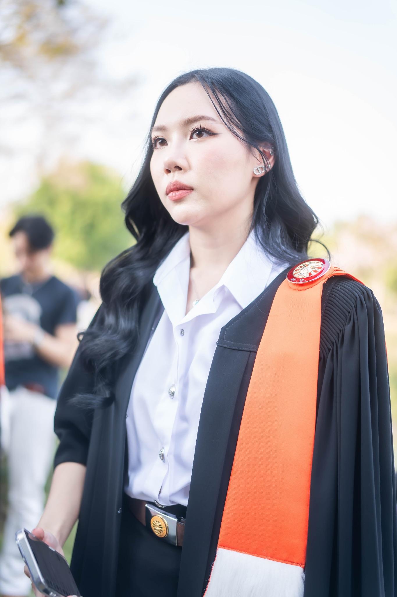 ผลงานรับปริญญา มหาวิทยาลัยธรรมศาสตร์ โดย Portfoli-oat ภาพที่ 8