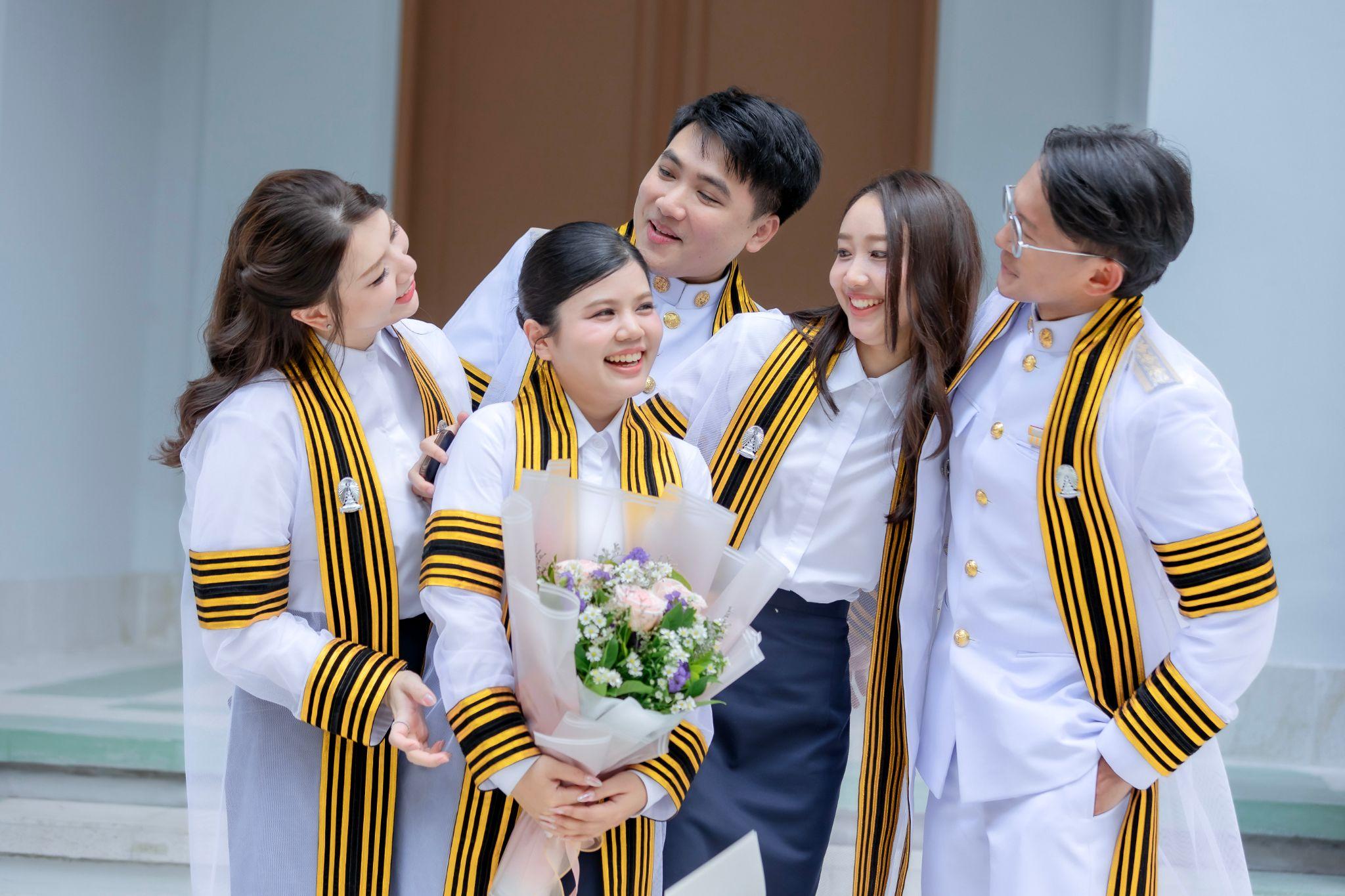 ผลงานรับปริญญา จุฬาลงกรณ์มหาวิทยาลัย โดย Pond FoTo ภาพที่ 3