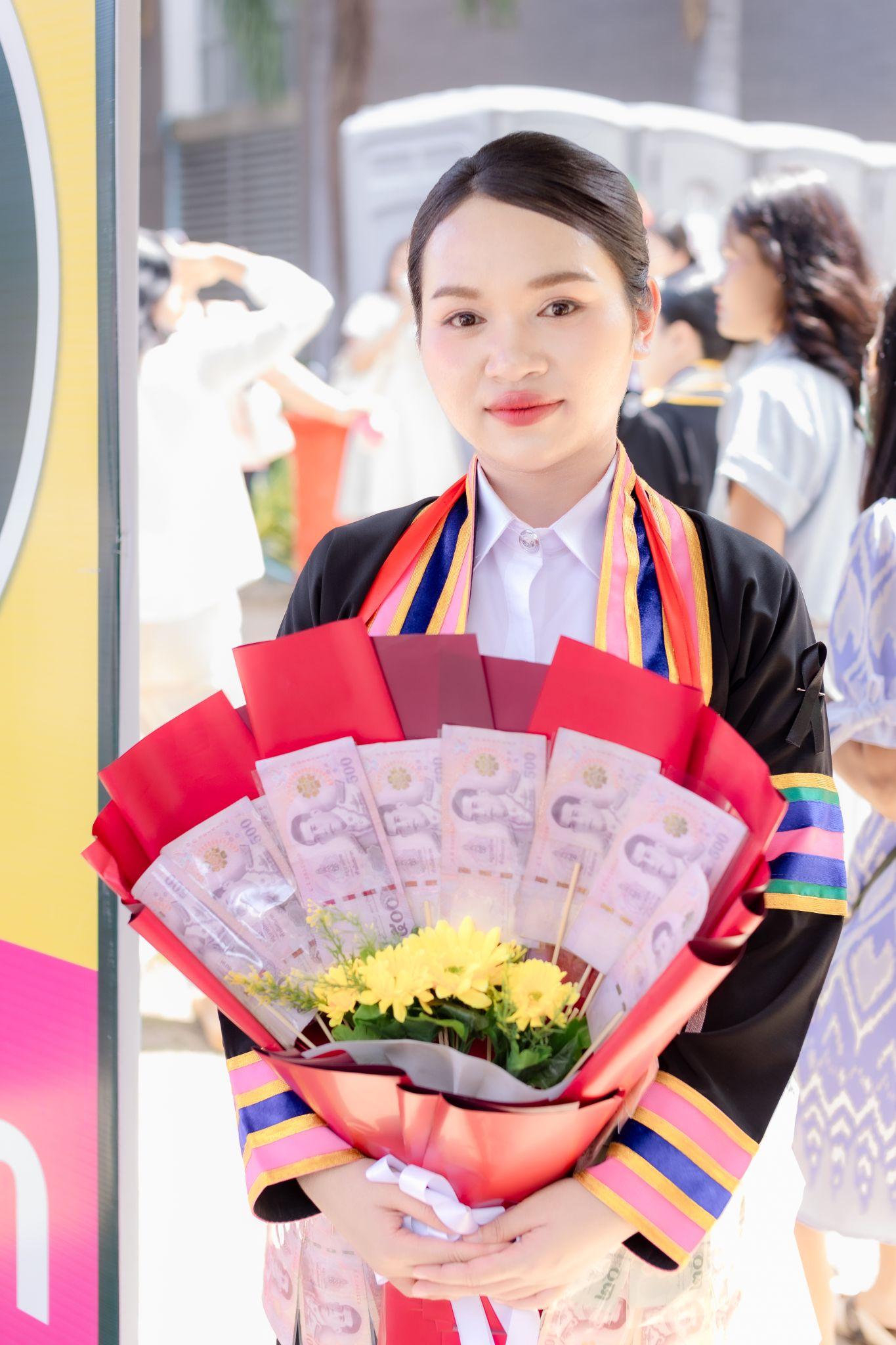 ผลงานรับปริญญา มหาวิทยาลัยราชภัฏนครราชสีมา โดย Pond FoTo ภาพที่ 17