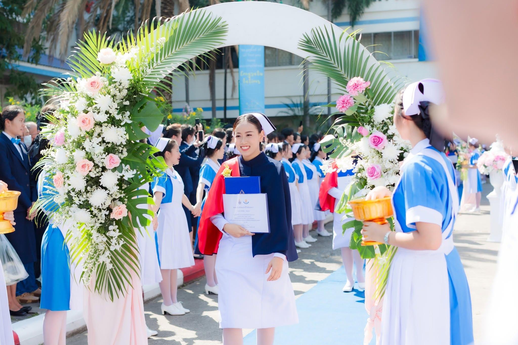 ผลงานรับปริญญา วิทยาลัยพยาบาลบรมราชชนนี โดย KomrichPhotographer ภาพที่ 5