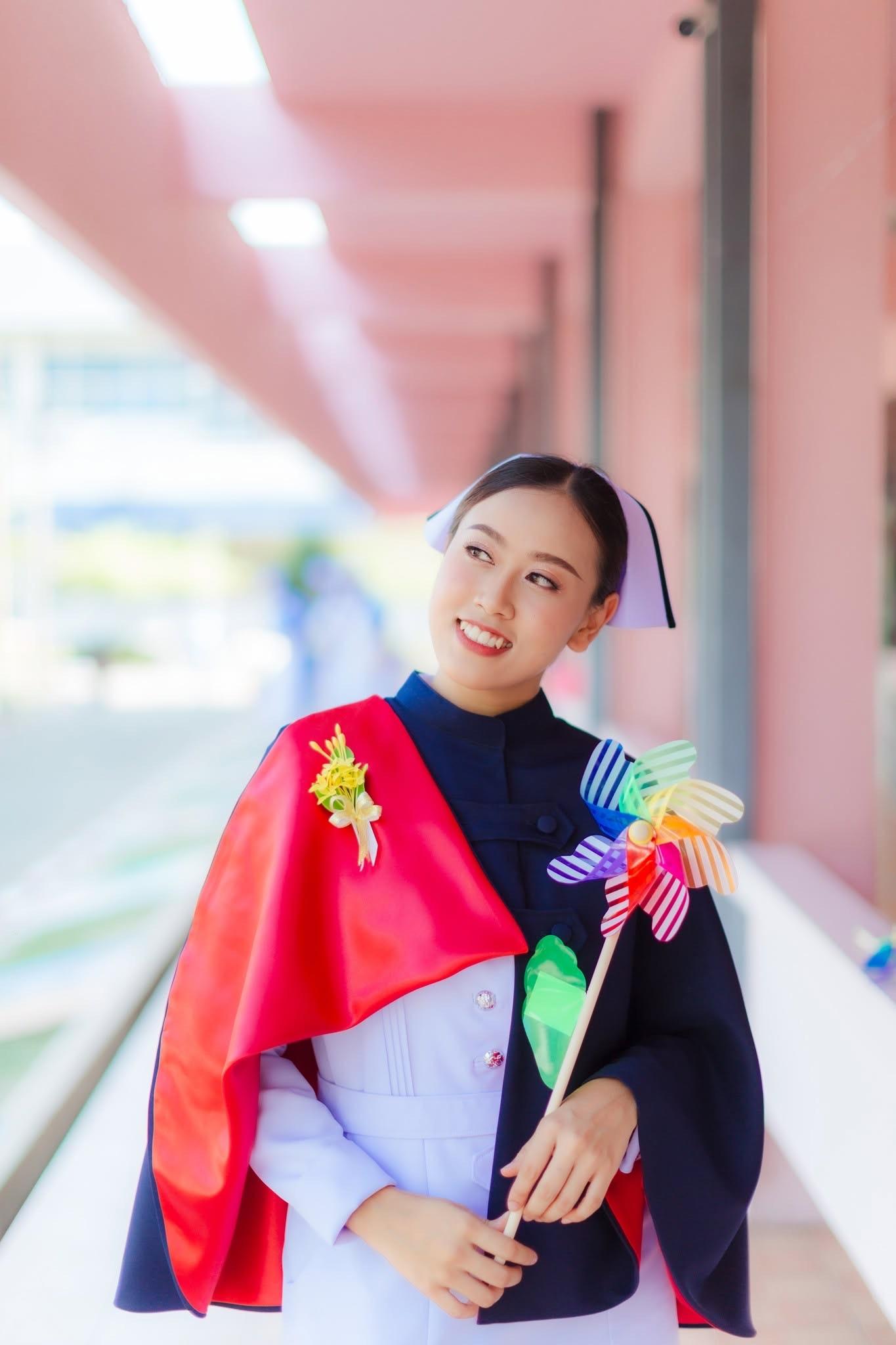 ผลงานรับปริญญา วิทยาลัยพยาบาลบรมราชชนนี โดย KomrichPhotographer ภาพที่ 10
