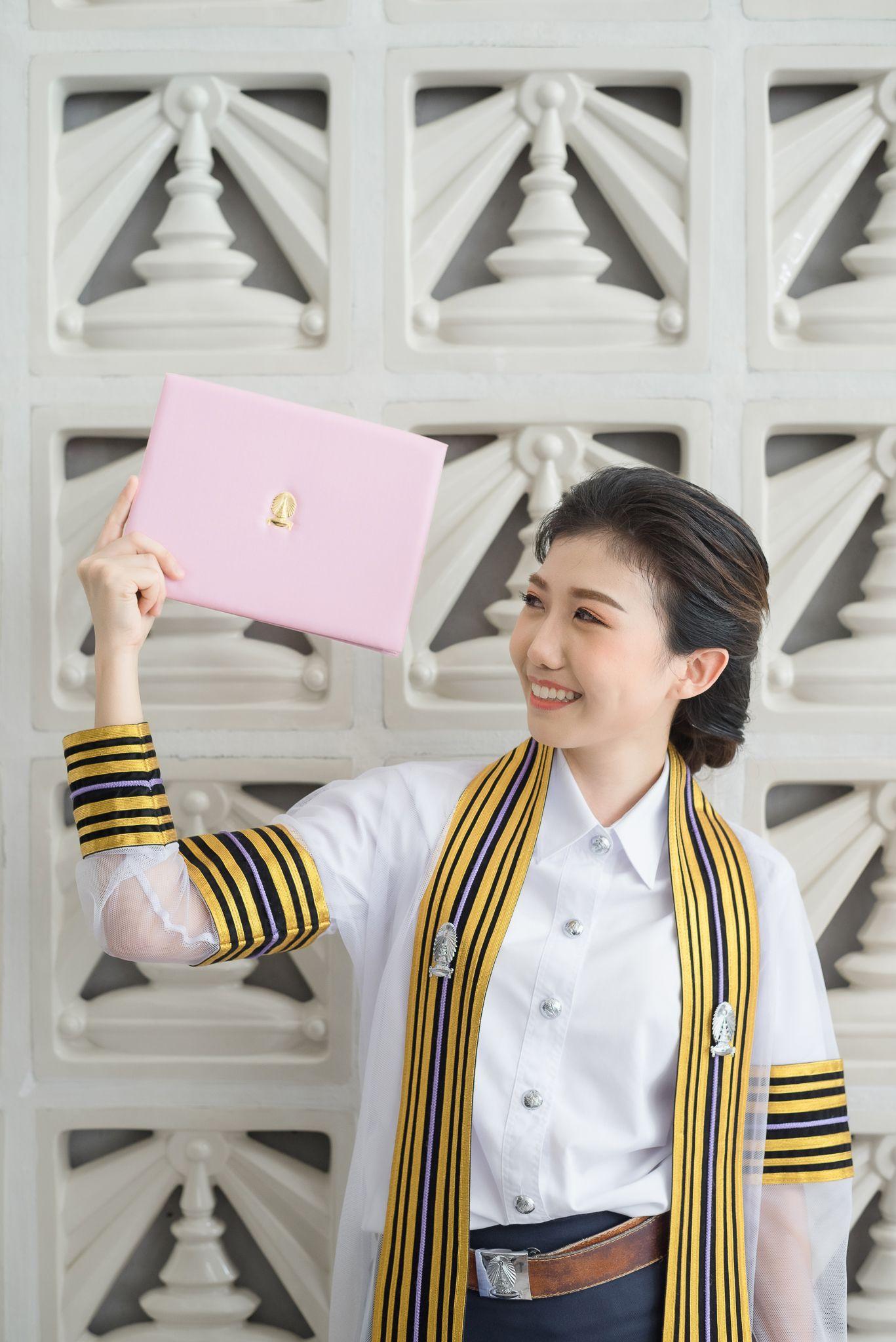 ผลงานรับปริญญา จุฬาลงกรณ์มหาวิทยาลัย โดย TY Photo BY โตช่างภาพ ภาพที่ 1