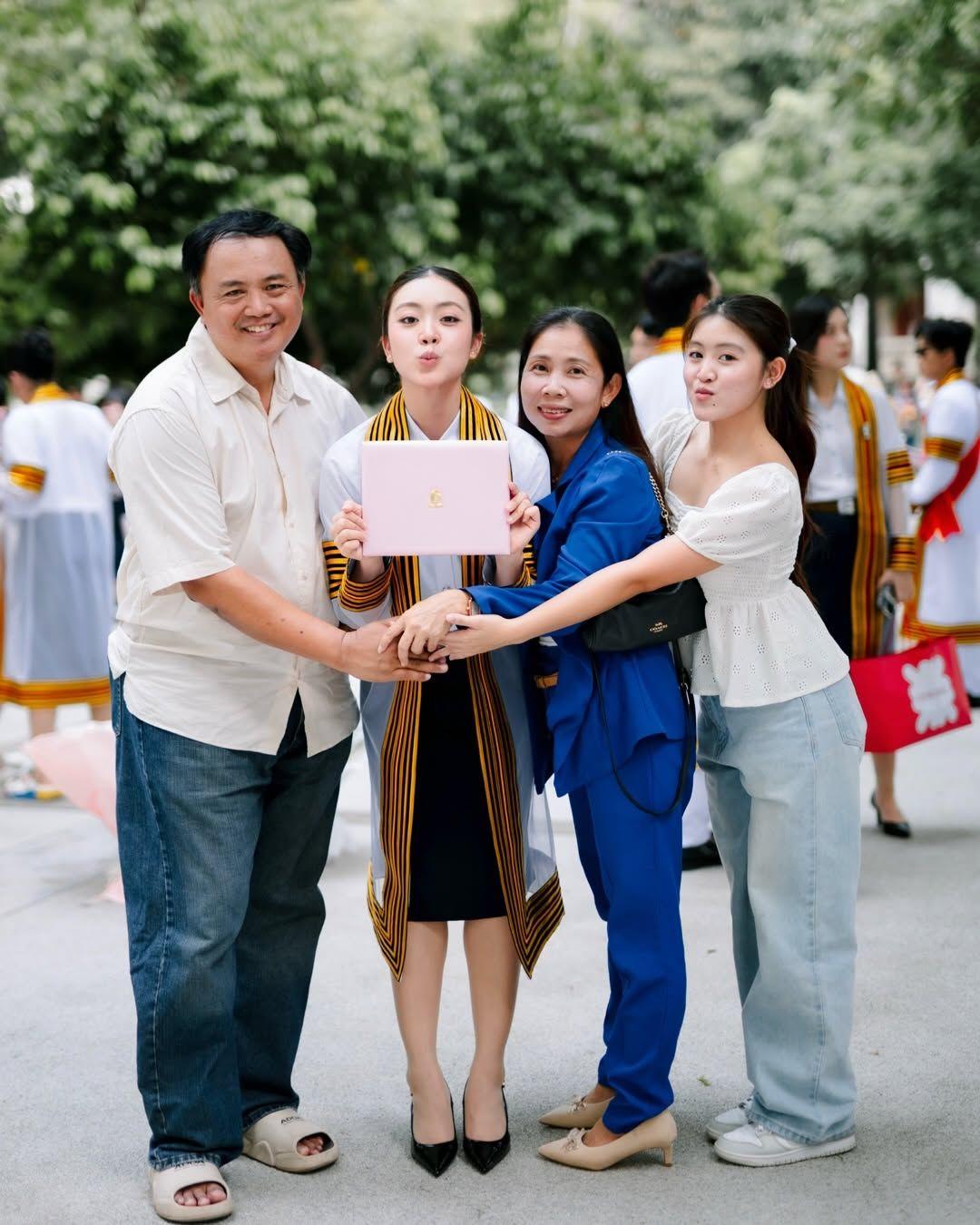 ผลงานรับปริญญา จุฬาลงกรณ์มหาวิทยาลัย โดย PINKY SKY PHOTO ภาพที่ 4