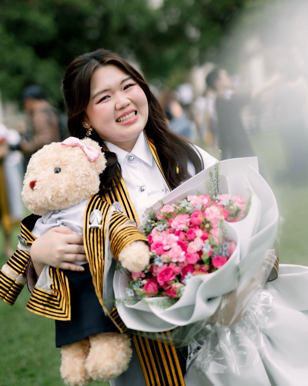 ผลงานรับปริญญา โดย PINKY SKY PHOTO ภาพที่ 3
