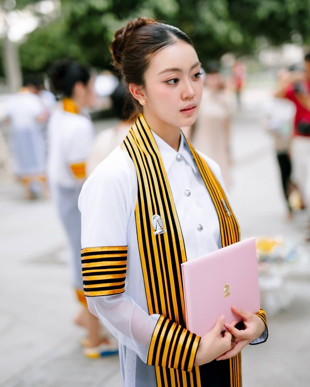 ผลงานรับปริญญา จุฬาลงกรณ์มหาวิทยาลัย โดย PINKY SKY PHOTO ภาพที่ 1