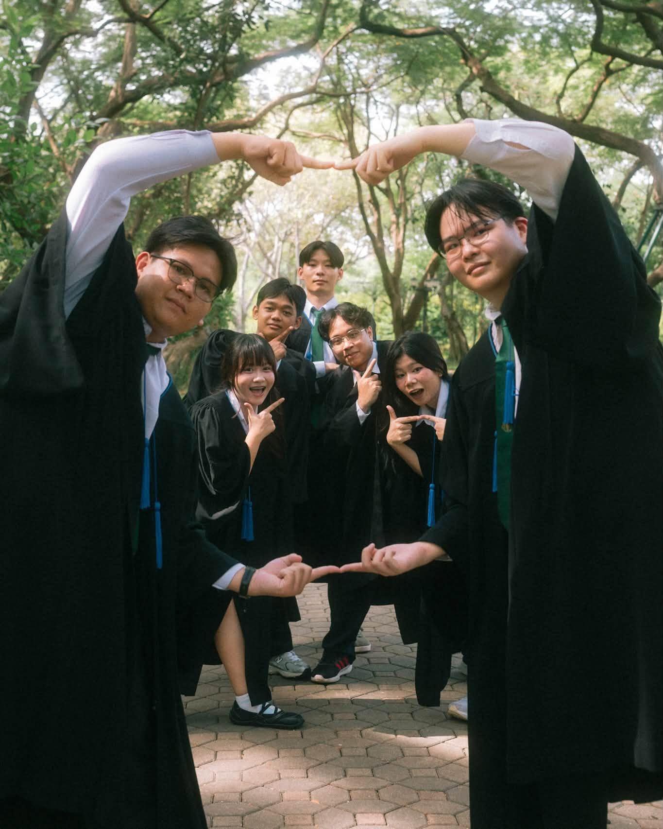 ผลงานรับปริญญา โดย PINKY SKY PHOTO ภาพที่ 1