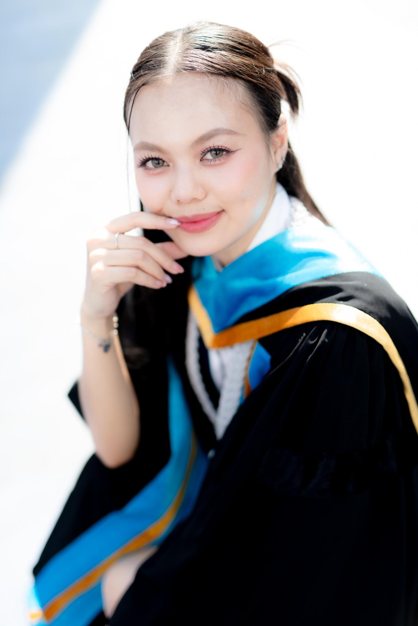 ผลงานรับปริญญา มหาวิทยาลัยหอการค้าไทย โดย Mika 7 Foto ภาพที่ 10
